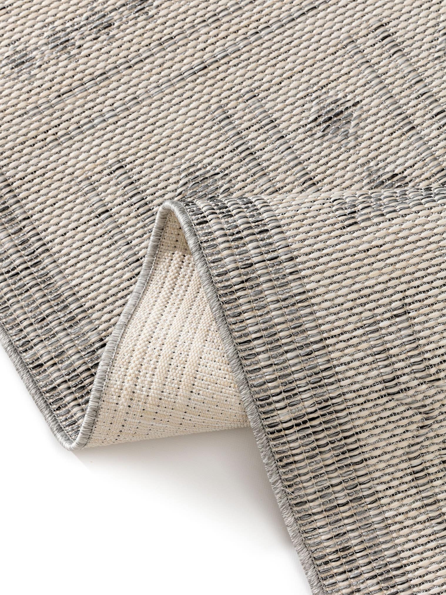 Rug made of 100% Polypropylene in Grey with a 1- 5 mm high pile by benuta Nest