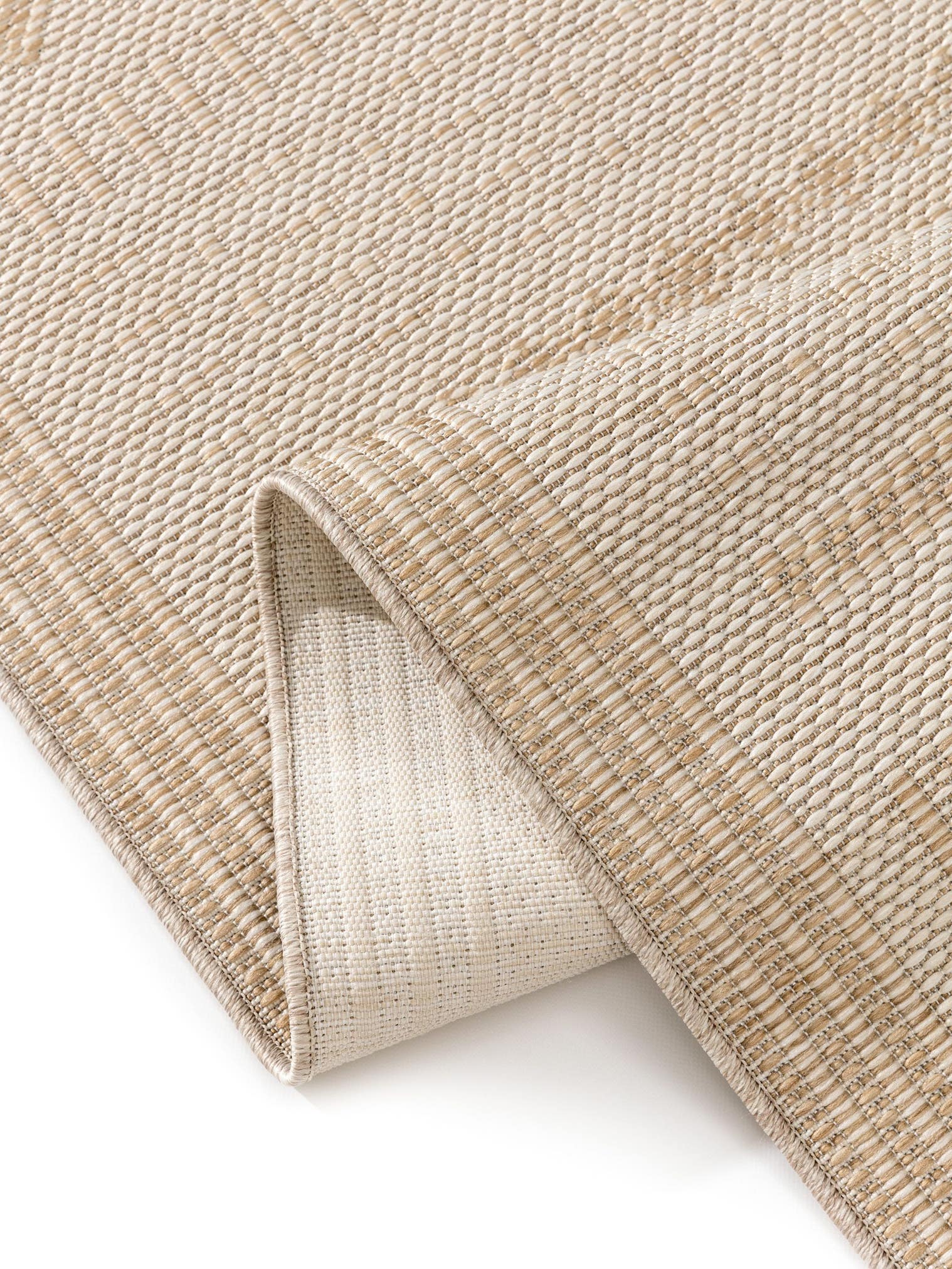 Teppich aus 100% Polypropylen in Weiß mit bis 5 mm hohem Flor von benuta Nest