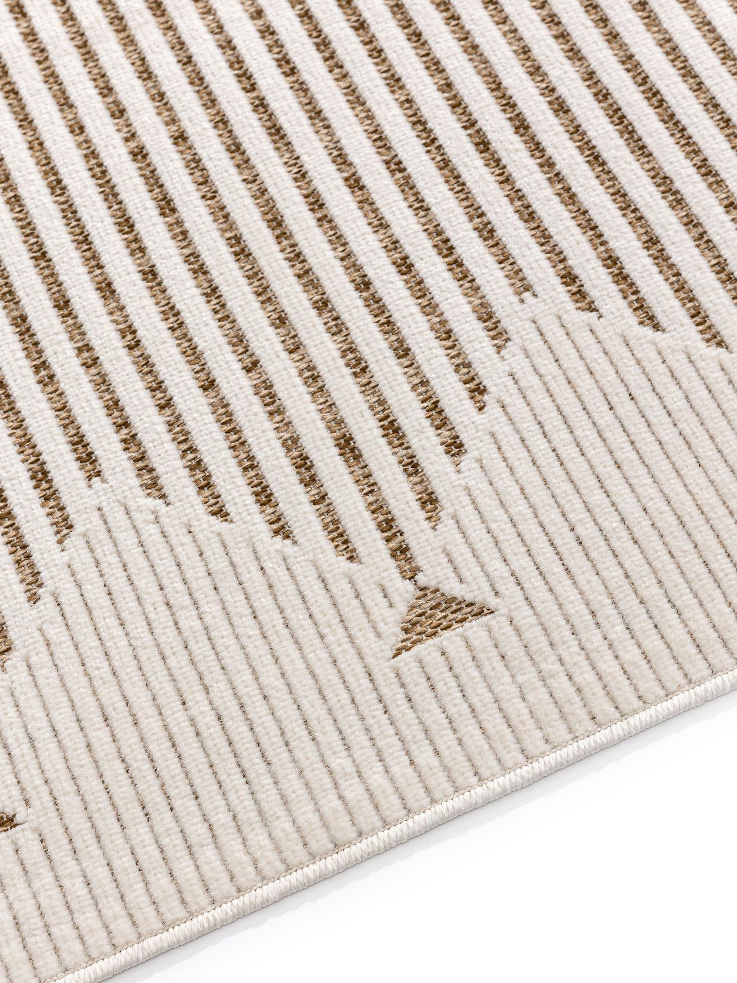 Rug made of 100% Polypropylene in White with a 1- 5 mm high pile by benuta Basic