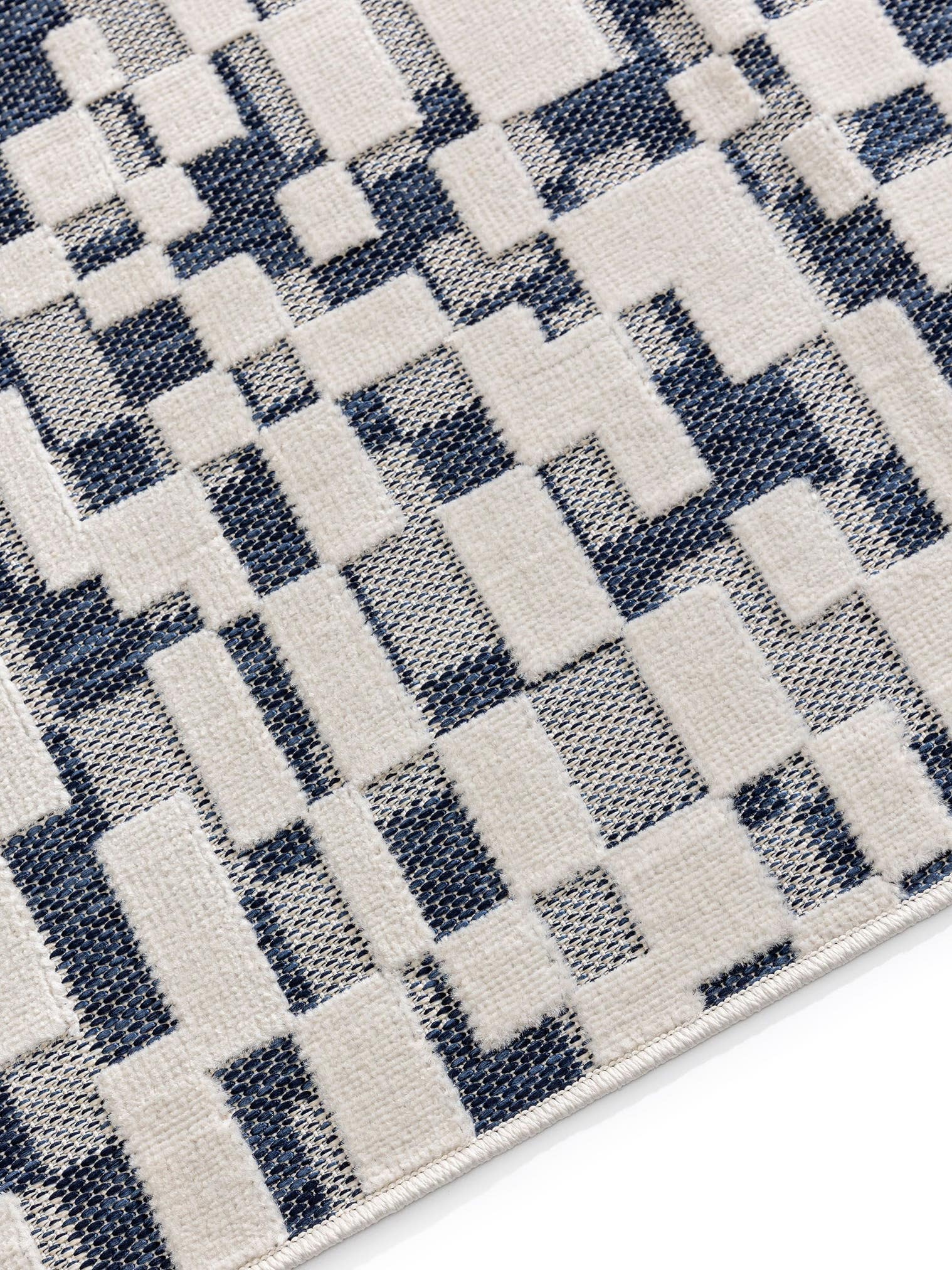 Dywan z 100% Polipropylen w kolorze niebieski z włosiem 1- 5 mm wysokim od benuta Basic