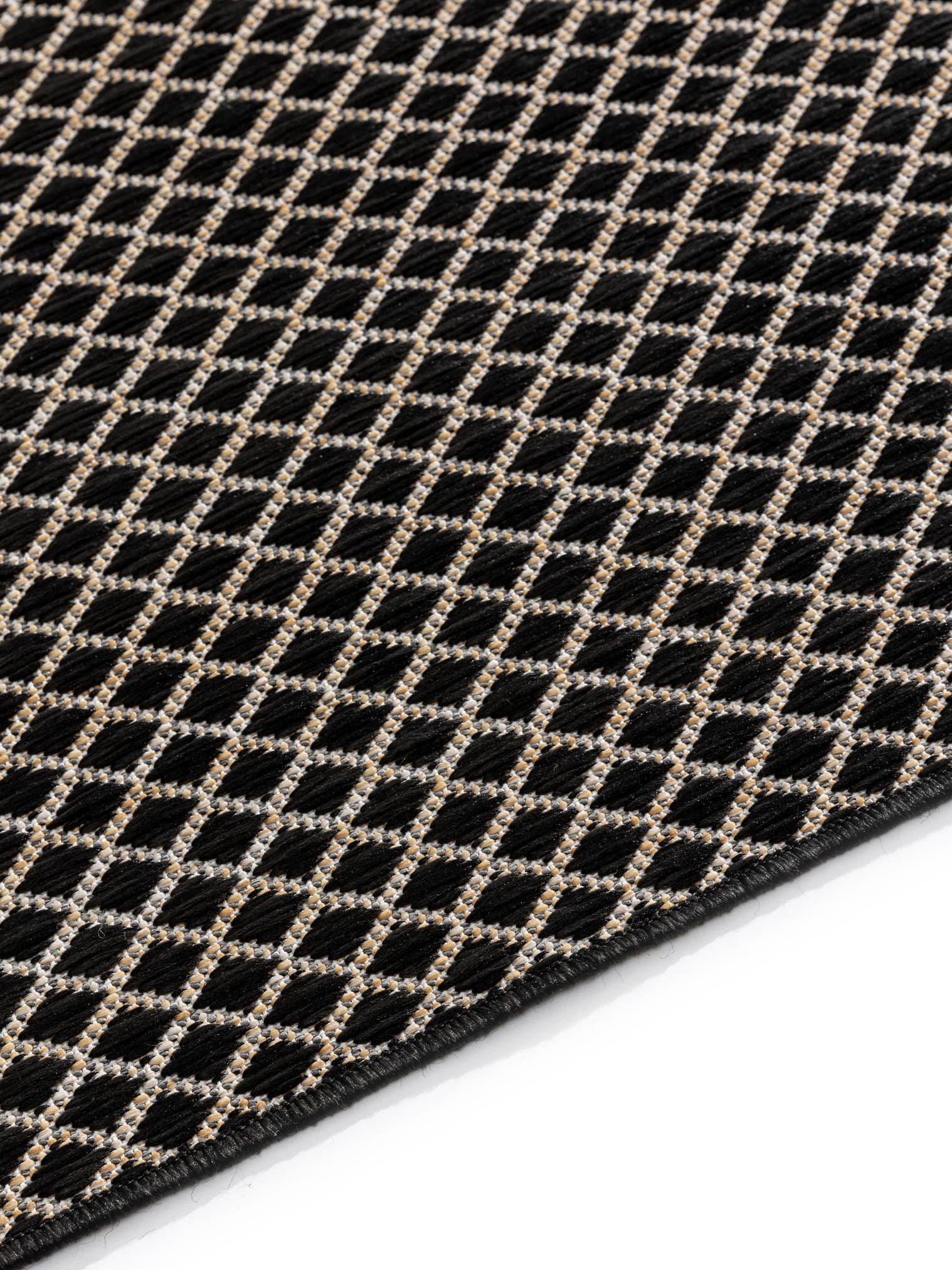 Rug made of 100% Polypropylene in Black/White with a 1- 5 mm high pile by benuta Basic