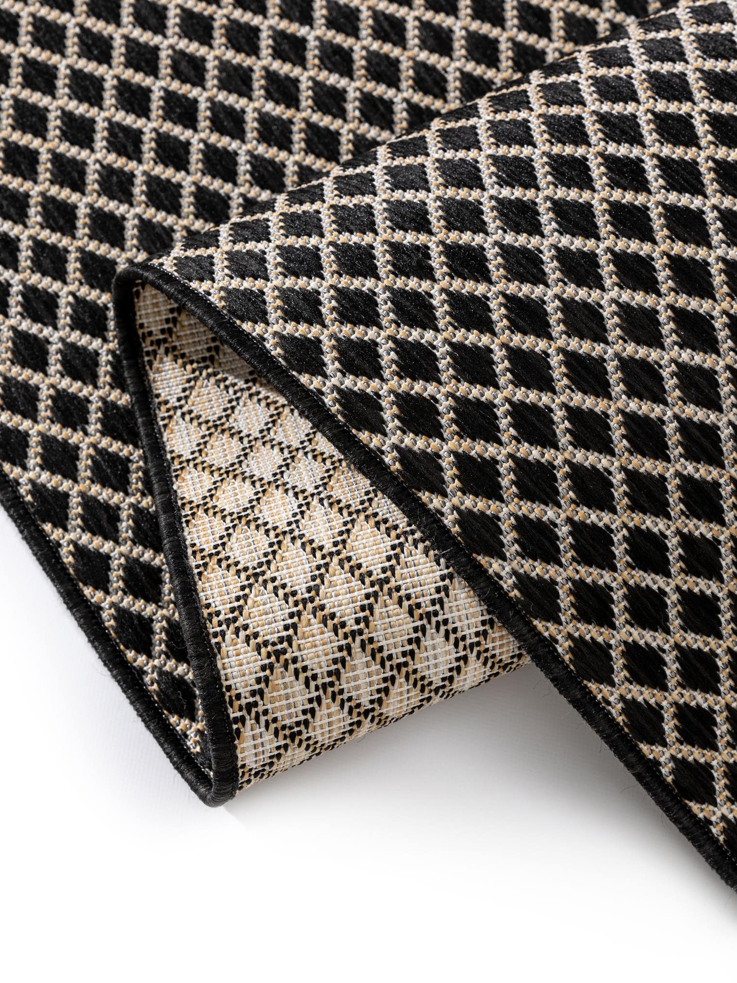 Rug made of 100% Polypropylene in Black/White with a 1- 5 mm high pile by benuta Basic