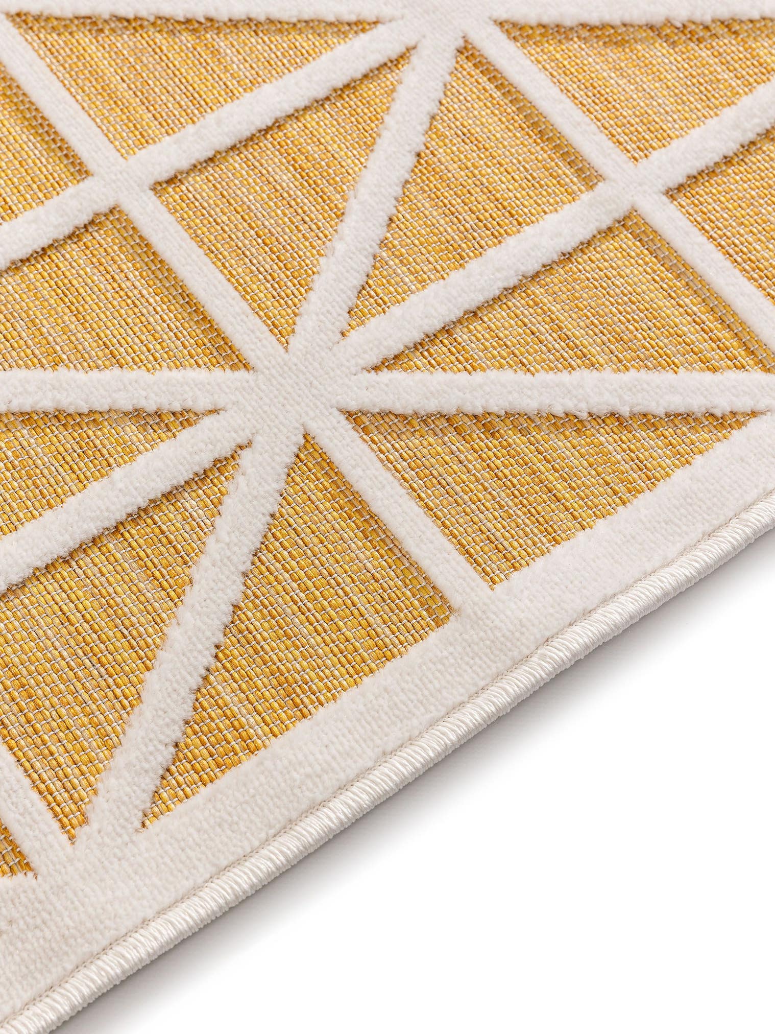 Teppich aus 100% Polypropylen in Gelb mit bis 5 mm hohem Flor von benuta Pop