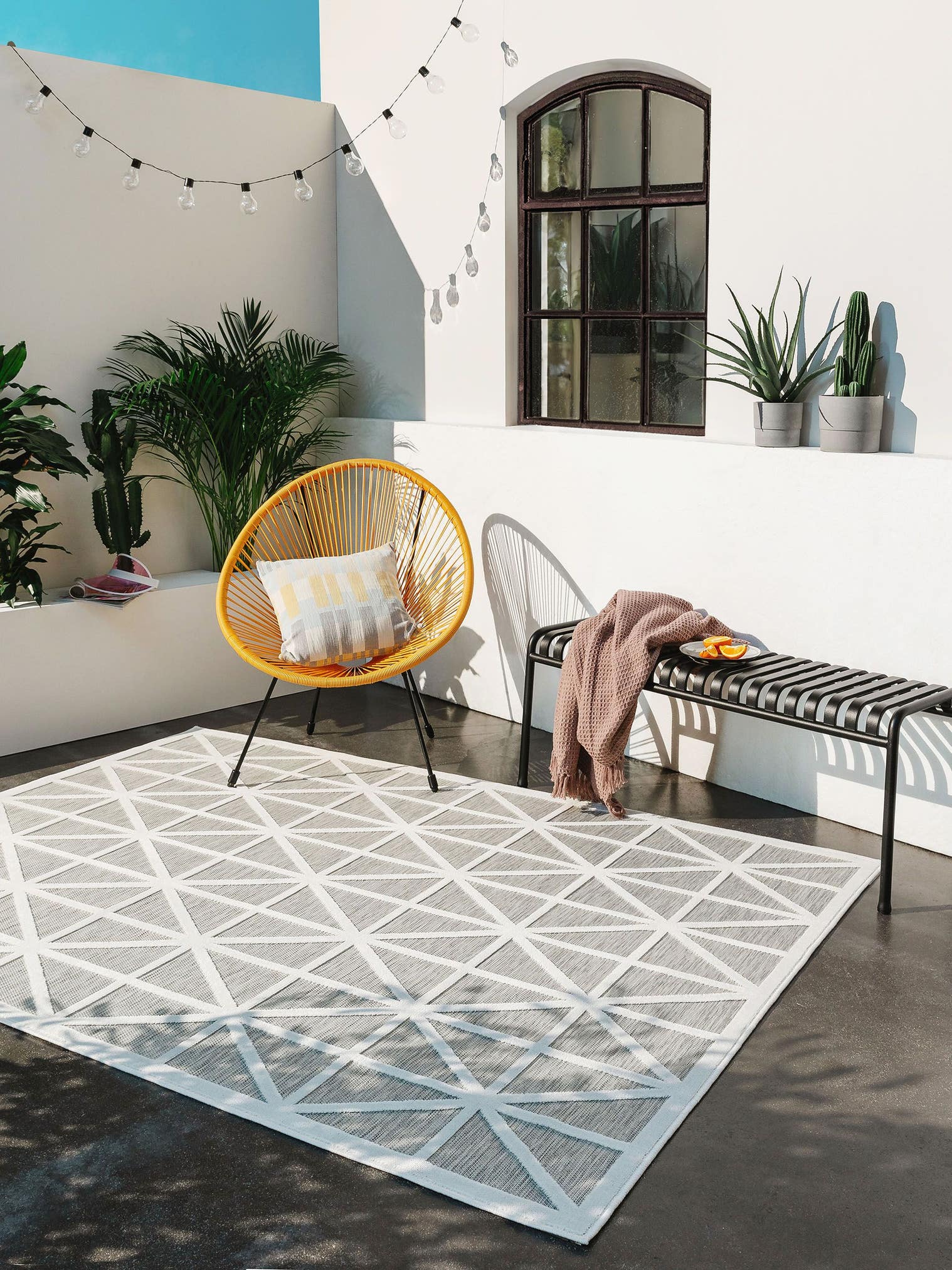 Teppich aus 100% Polypropylen in Grau mit bis 5 mm hohem Flor von benuta Pop