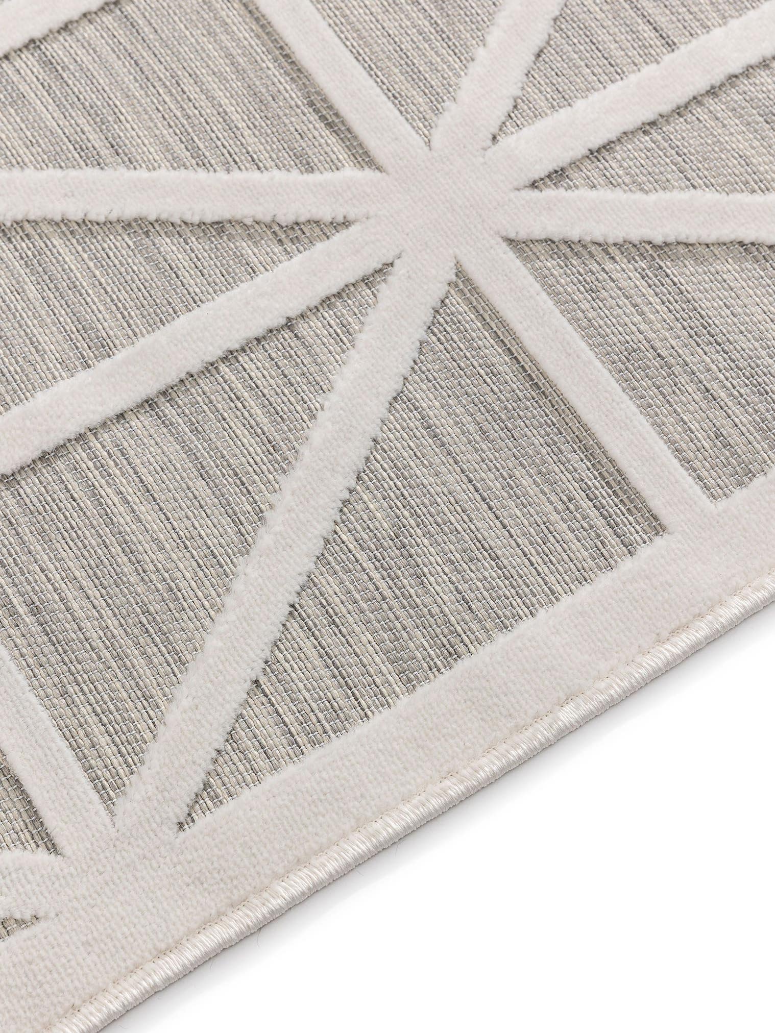 Teppich aus 100% Polypropylen in Grau mit bis 5 mm hohem Flor von benuta Pop
