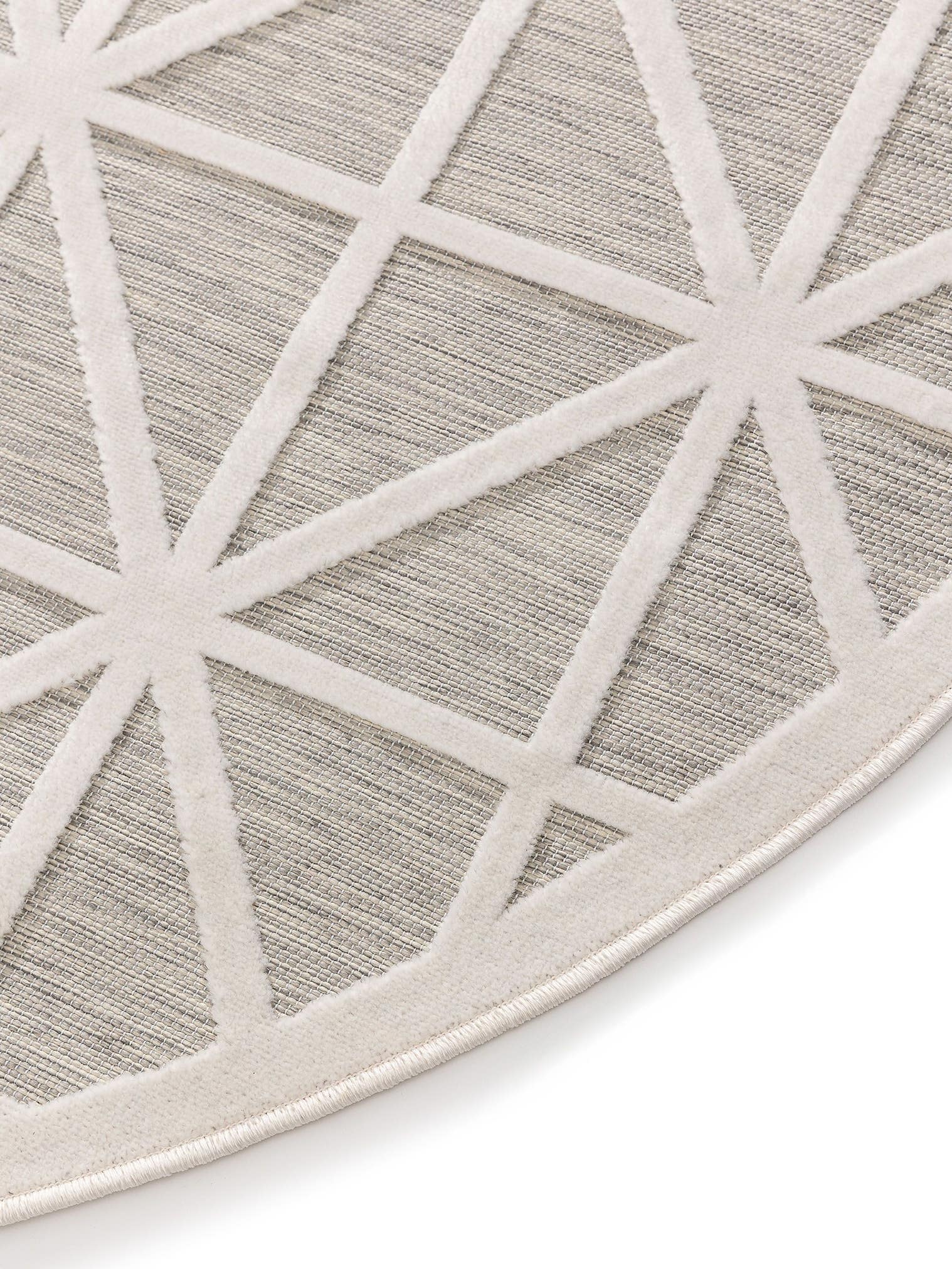 Teppich aus 100% Polypropylen in Grau mit bis 5 mm hohem Flor von benuta Pop