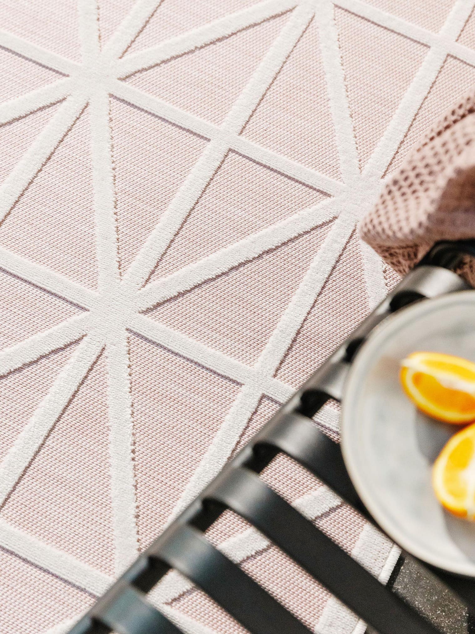 Teppich aus 100% Polypropylen in Rosa mit bis 5 mm hohem Flor von benuta Pop