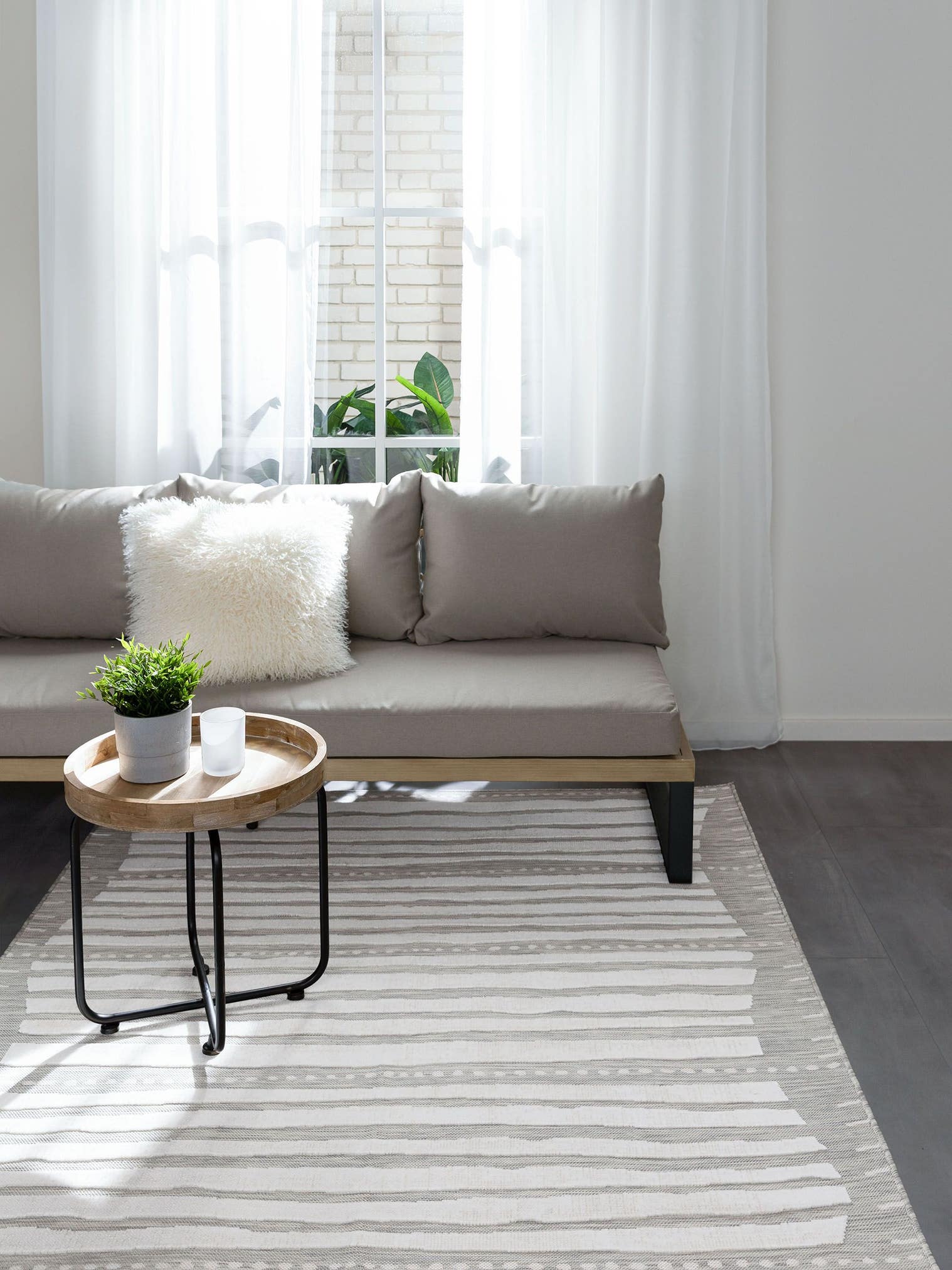 Rug made of 100% Polypropylene in Beige with a 1- 5 mm high pile by benuta Basic