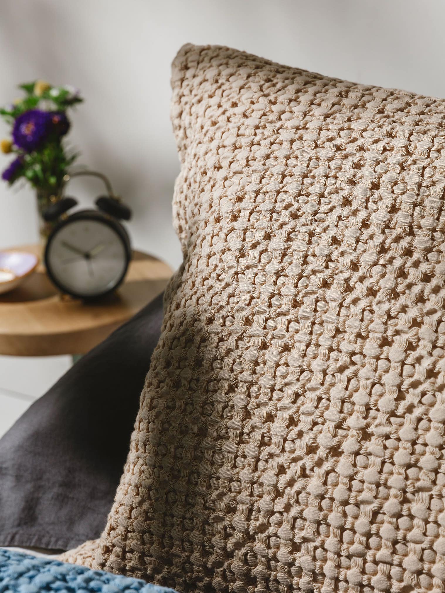 Kissenbezug Cloe Beige im Design Relief aus 100% Baumwolle von benuta Pop