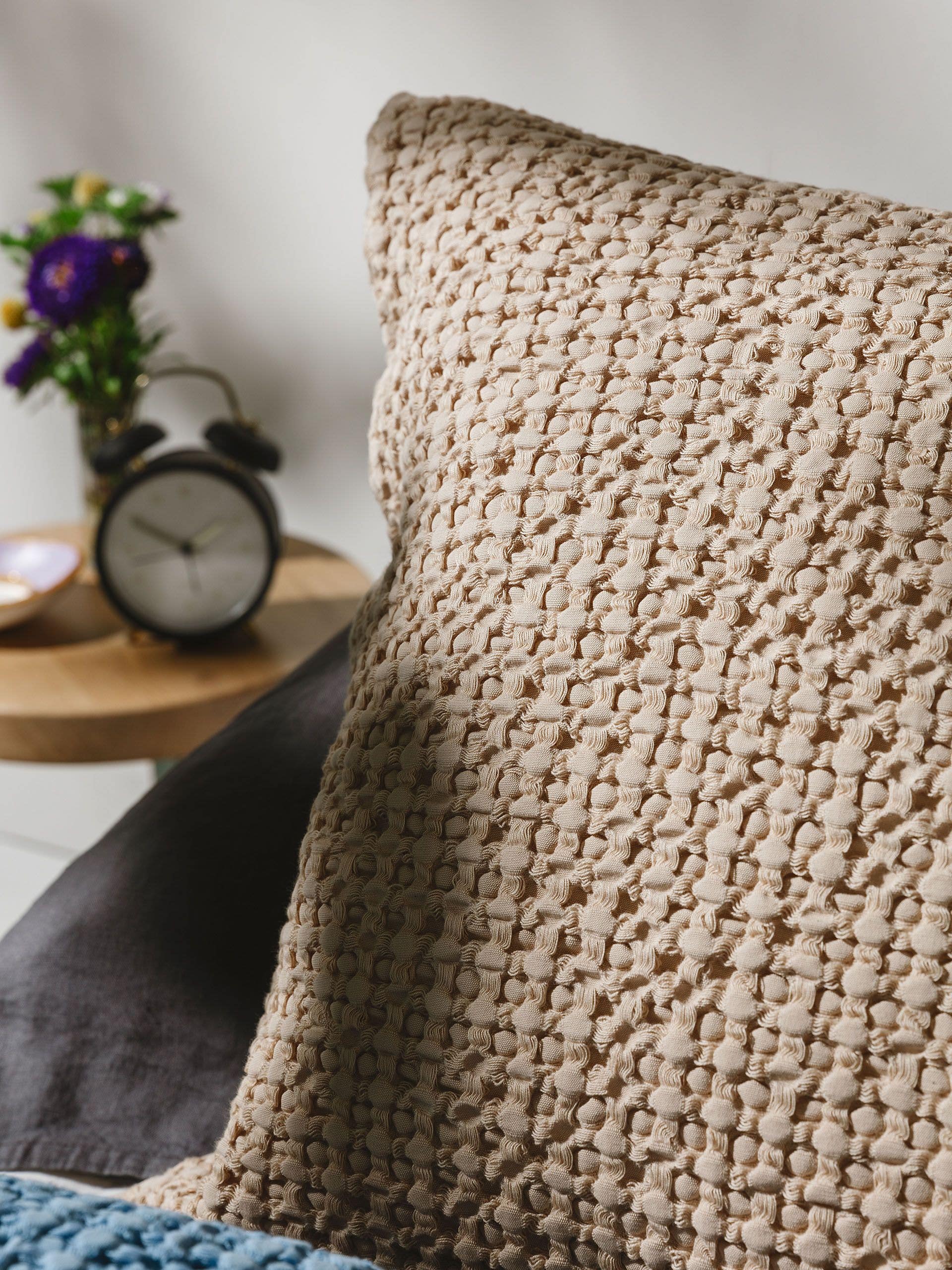 Cushion Cover Cloe Beige in Relief design made of 100% Cotton by benuta Pop