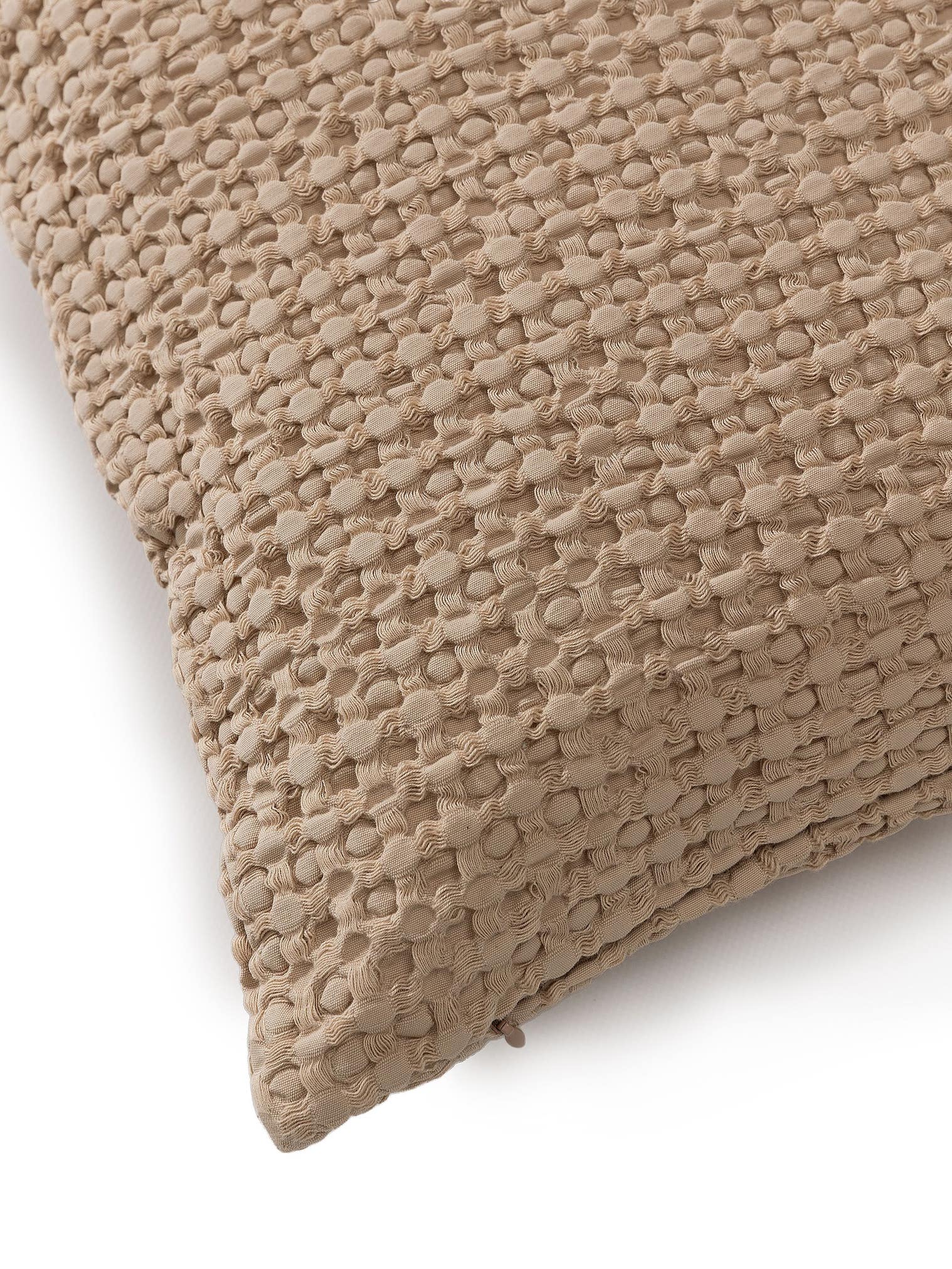 Kissenbezug Cloe Beige im Design Relief aus 100% Baumwolle von benuta Pop