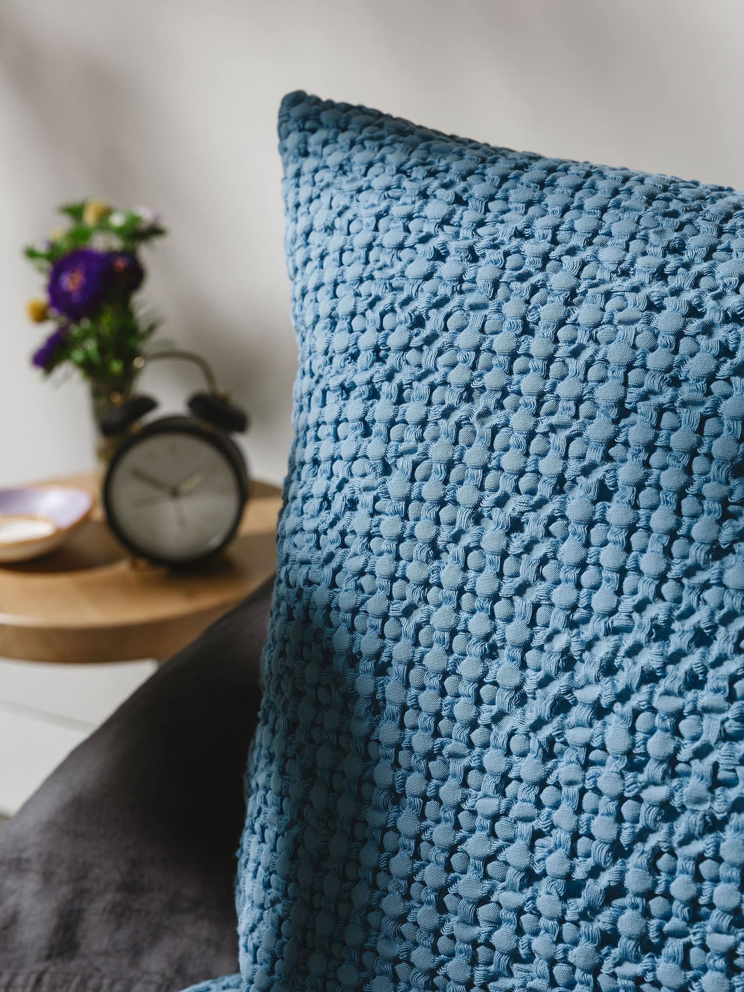 Cushion Cover Cloe Blue in Relief design made of 100% Cotton by benuta Pop