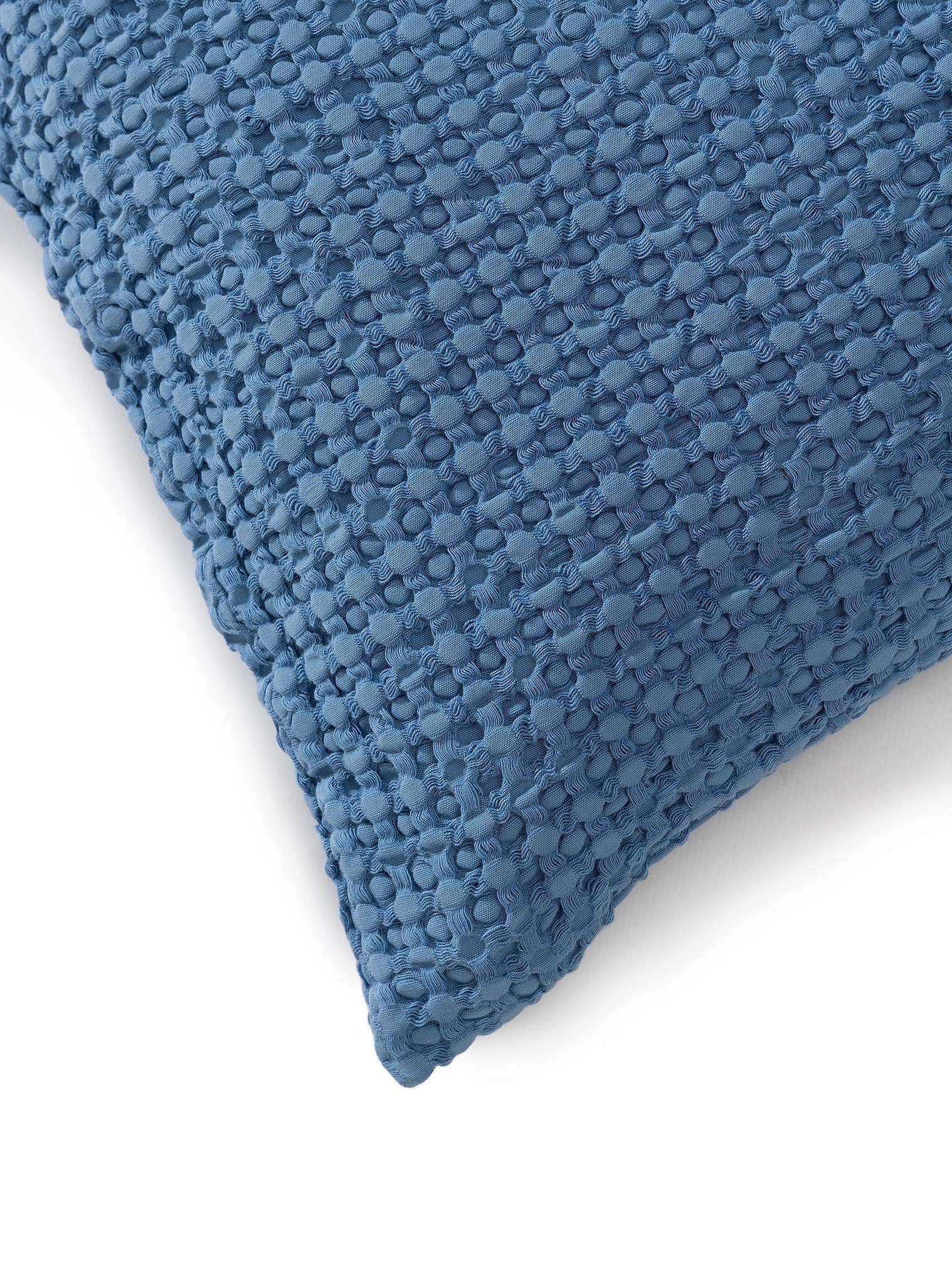 Cushion Cover Cloe Blue in Relief design made of 100% Cotton by benuta Pop