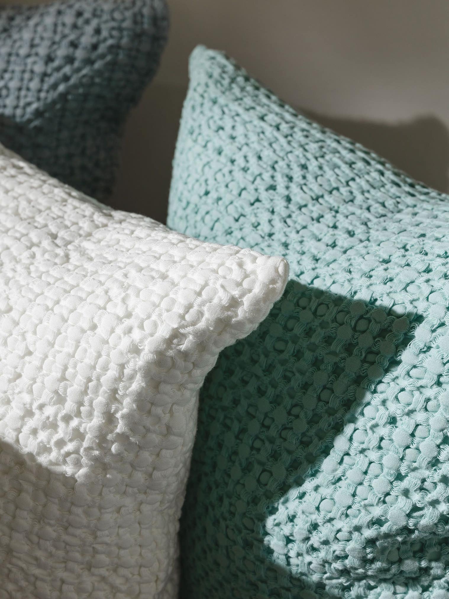 Cushion Cover Cloe Blue/Grey in Relief design made of 100% Cotton by benuta Pop
