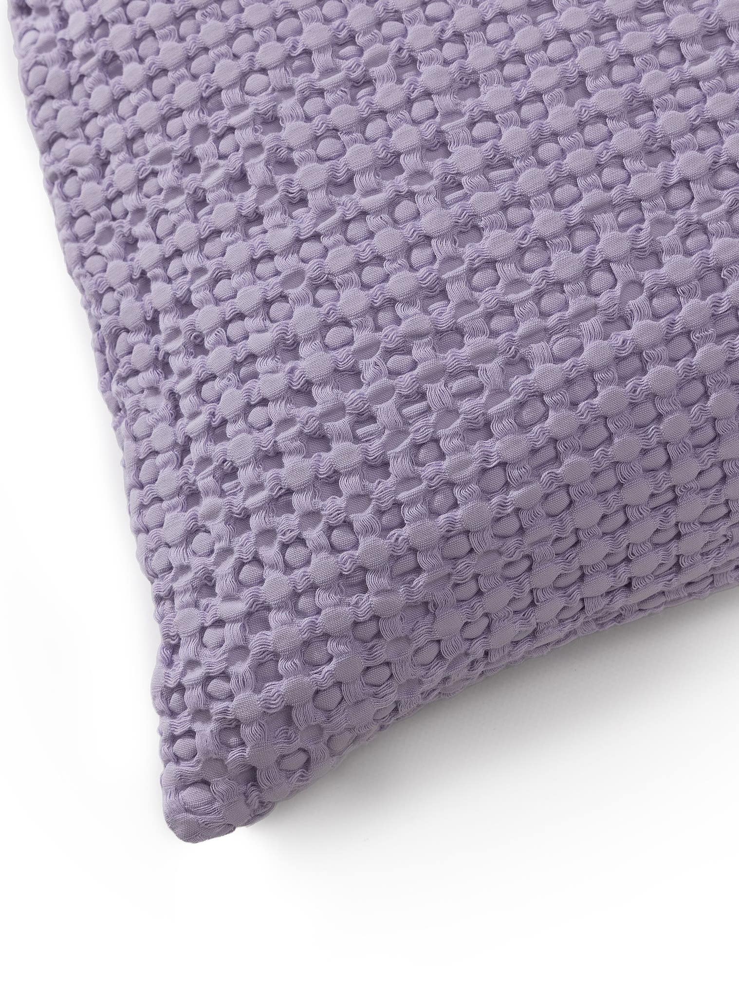Örngott Cloe Lila med Relief-design i 100% Bomull från benuta Pop