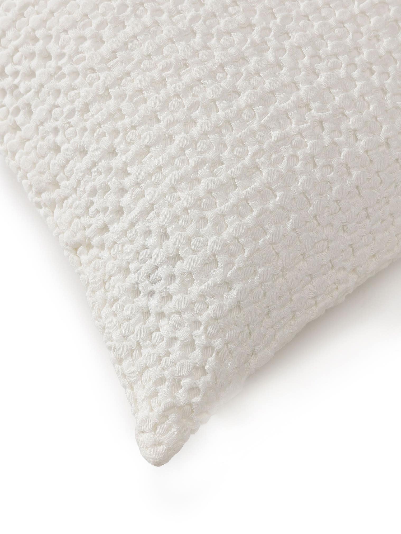 Cushion Cover Cloe Cream in Relief design made of 100% Cotton by benuta Pop