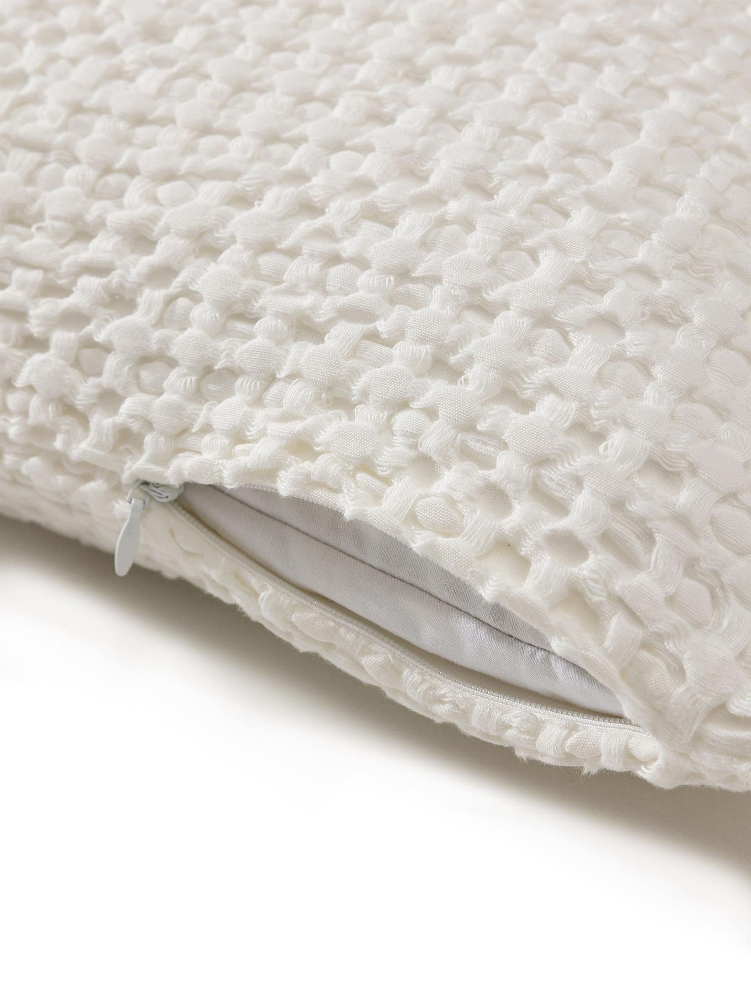 Cushion Cover Cloe Cream in Relief design made of 100% Cotton by benuta Pop