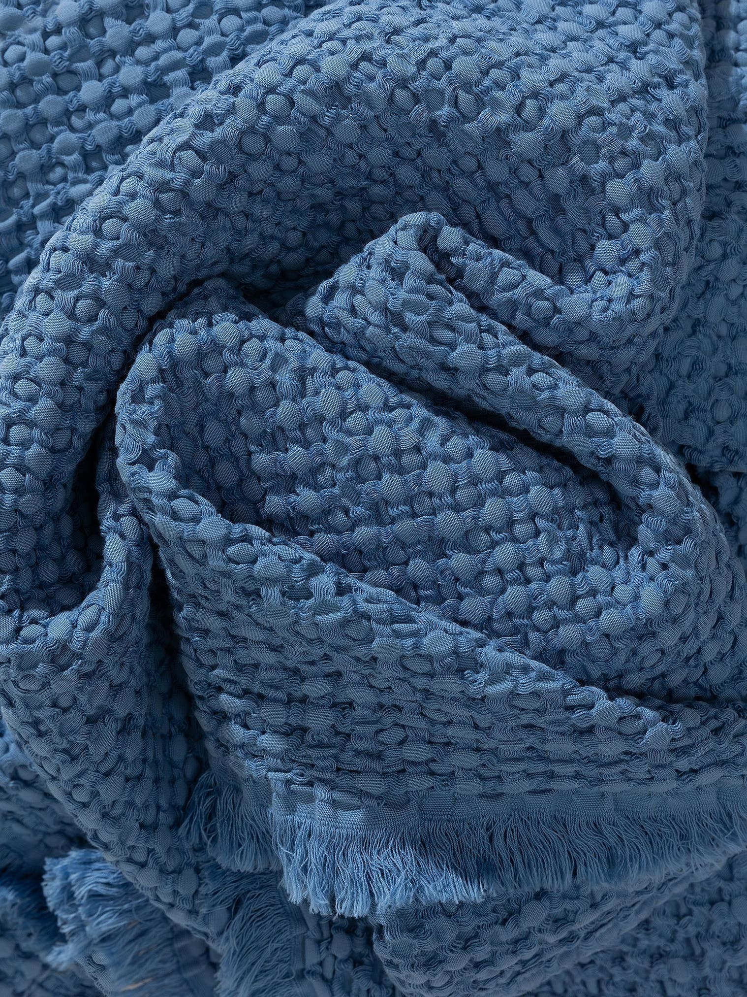 Plaid in cotone Cloe Azzuro in Relief-ontwerp van 100% Cotone door benuta
