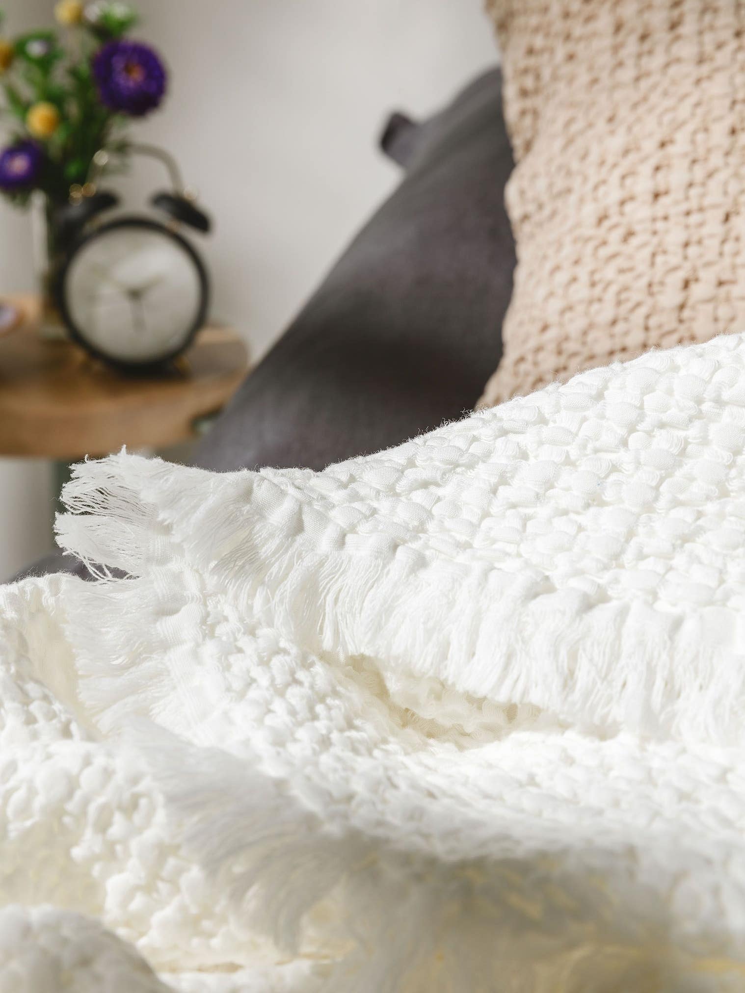 Baumwolldecke Cloe Cream im Design Relief aus 100% Baumwolle von benuta