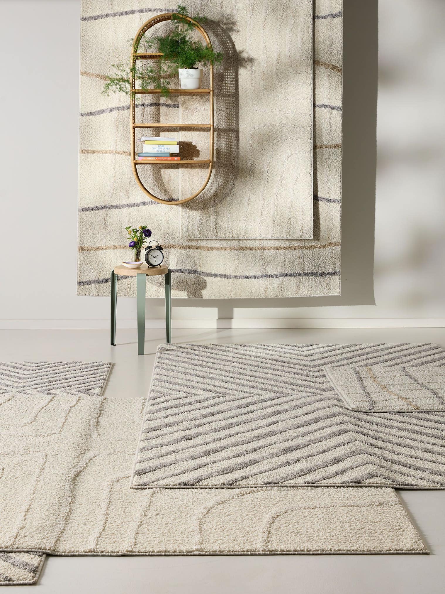Tapis en 100% Polyester en Blanc avec une pile de 6 - 10 mm de hauteur de benuta Pop