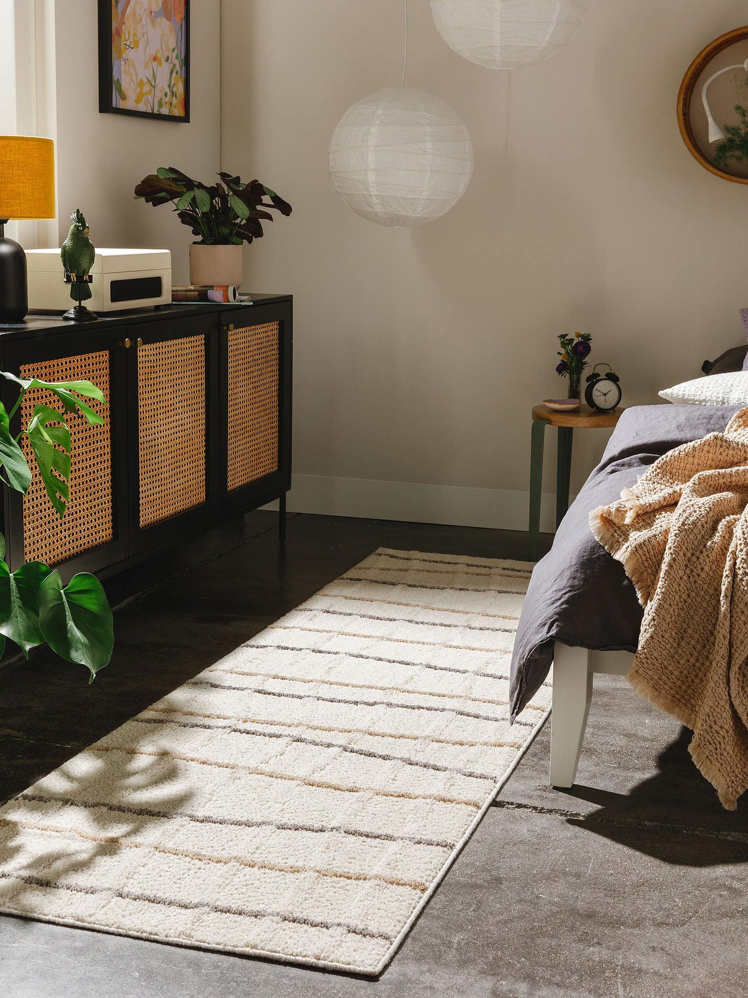 Tapis en 100% Polyester en Blanc avec une pile de 6 - 10 mm de hauteur de benuta Pop