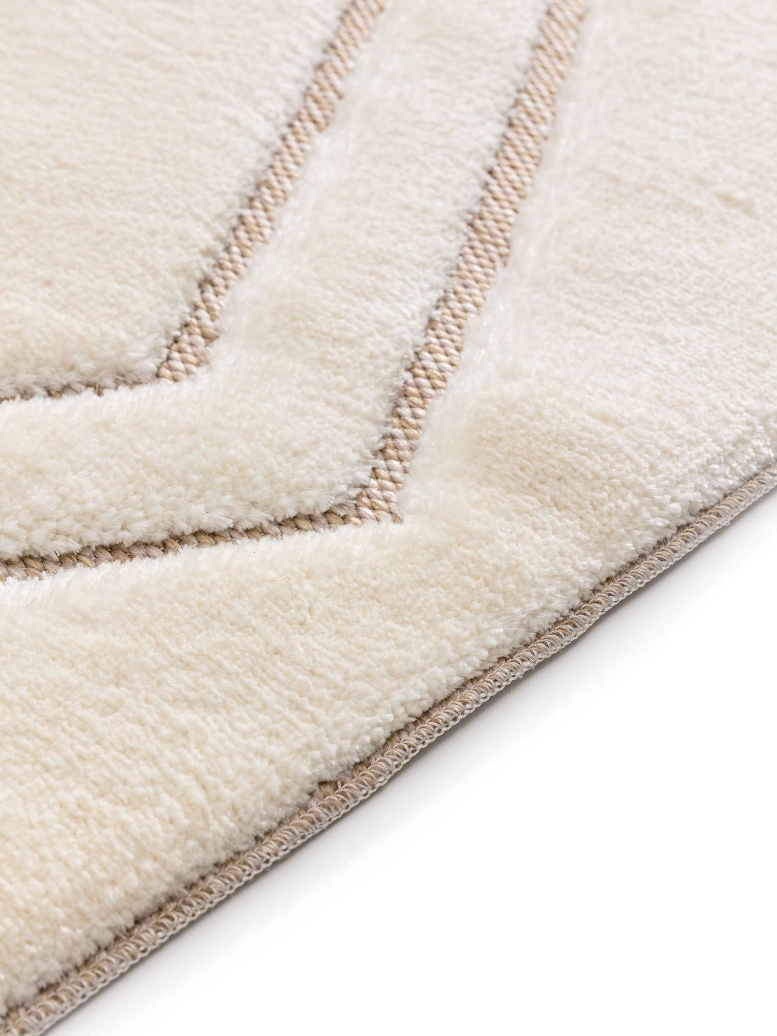 Teppich aus 63% Polyester, 37% Polypropylen in Weiß mit 11 bis 20 mm hohem Flor von benuta Pop
