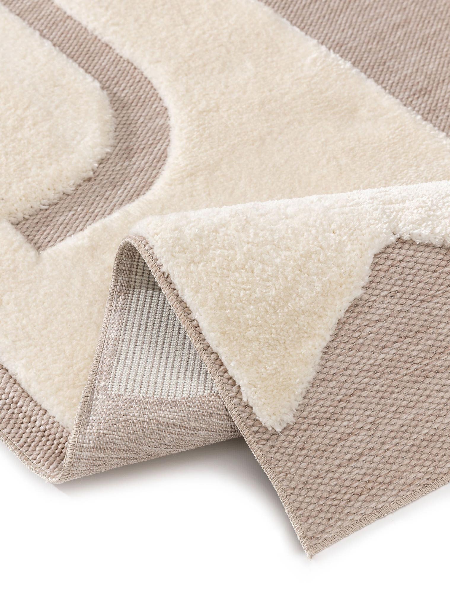 Teppich aus 63% Polyester, 37% Polypropylen in Weiß mit 11 bis 20 mm hohem Flor von benuta Pop