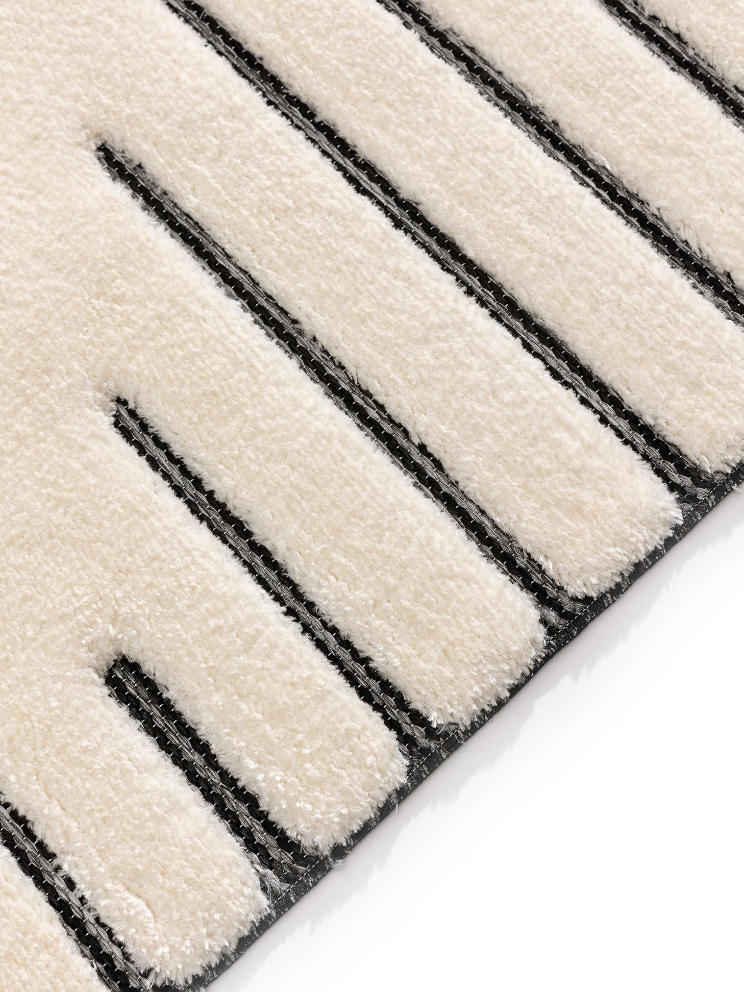 Teppich aus 63% Polyester, 37% Polypropylen in Weiß mit 11 bis 20 mm hohem Flor von benuta Basic