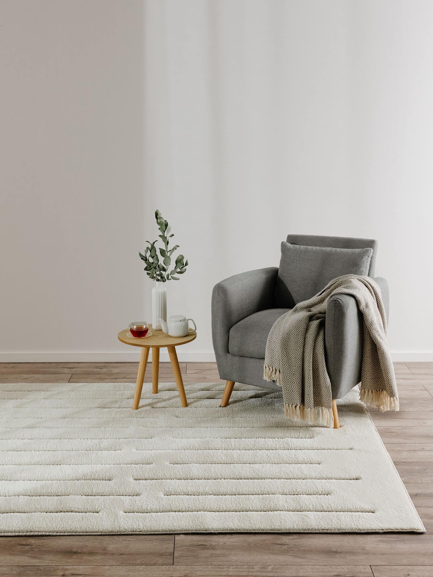 Teppich aus 63% Polyester, 37% Polypropylen in Weiß mit 11 bis 20 mm hohem Flor von benuta Basic