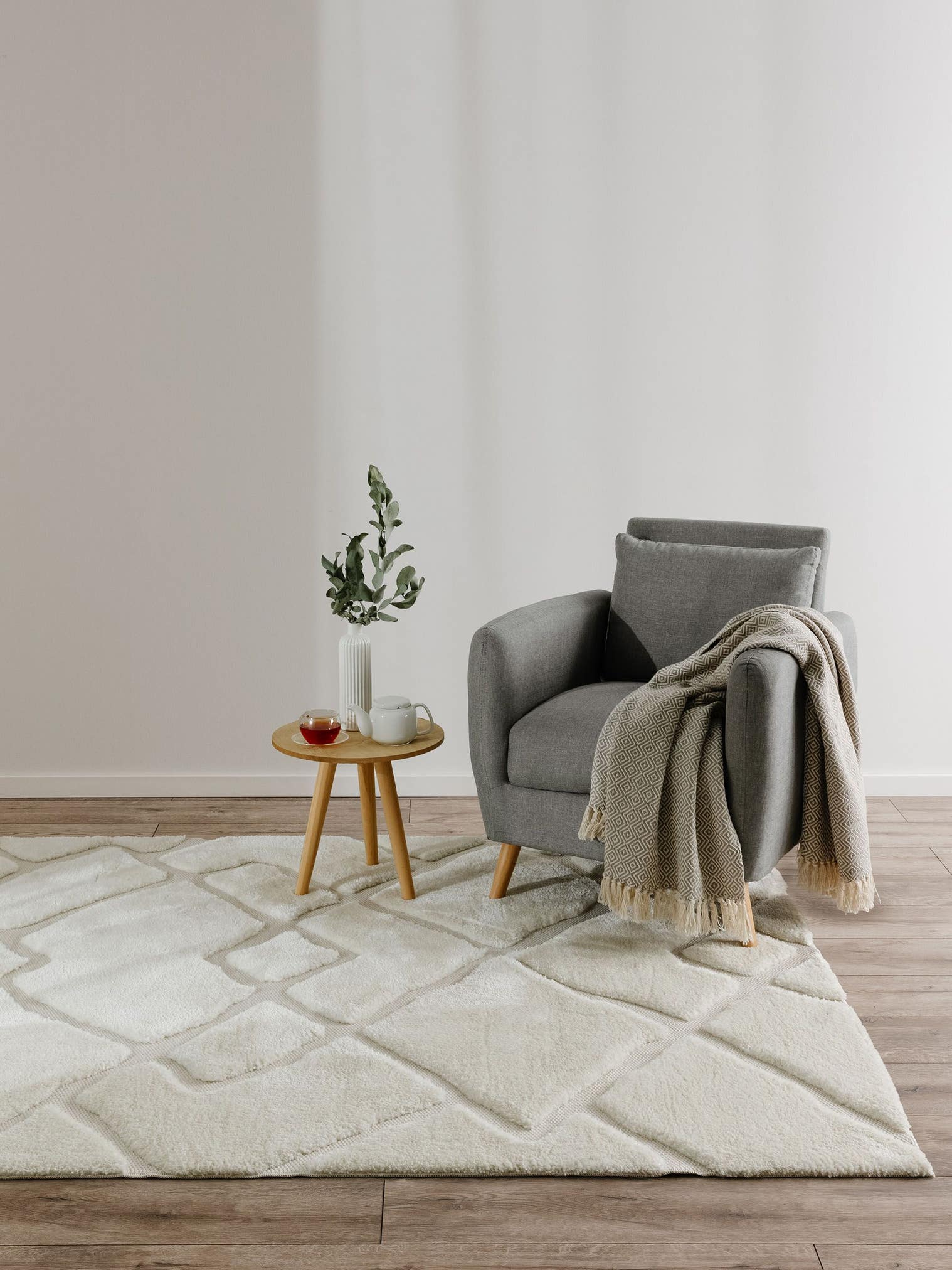 Teppich aus 63% Polyester, 37% Polypropylen in Weiß mit 11 bis 20 mm hohem Flor von benuta Basic