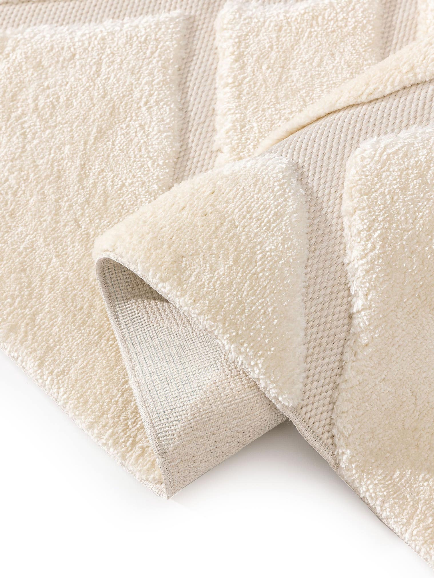 Teppich aus 63% Polyester, 37% Polypropylen in Weiß mit 11 bis 20 mm hohem Flor von benuta Basic