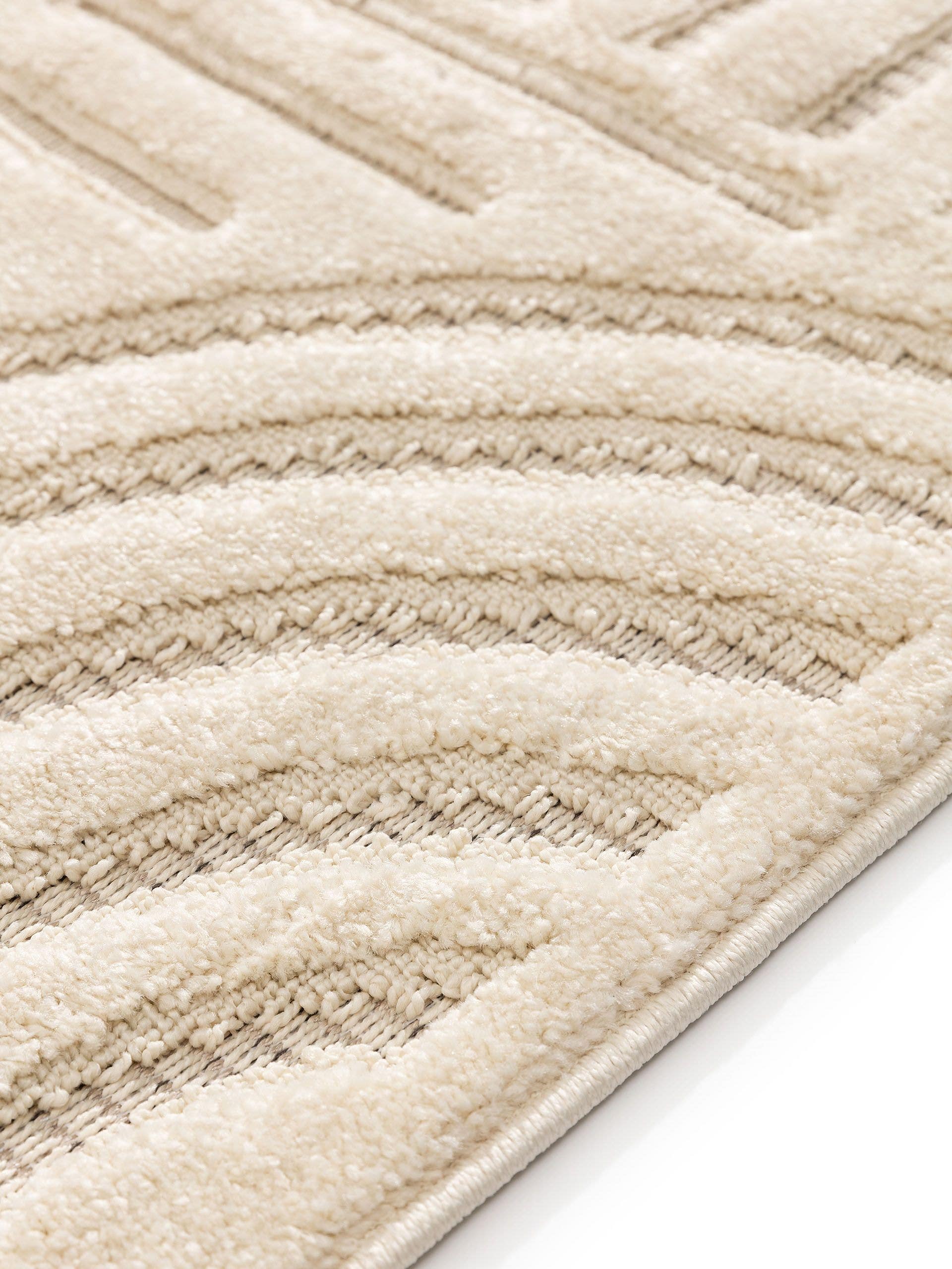Rug made of 100% Polypropylene in White with a 11 - 20 mm high pile by benuta Basic
