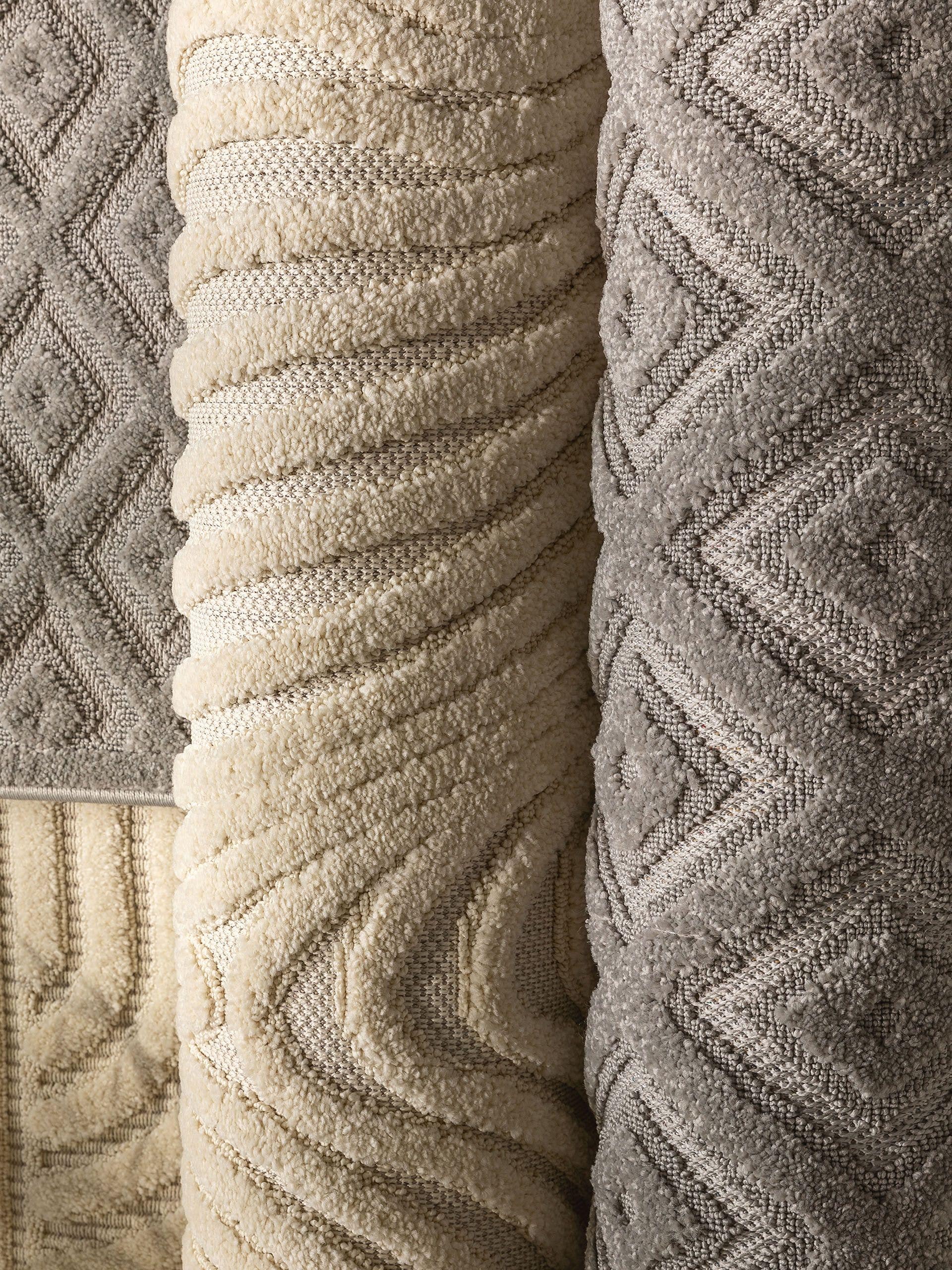 Rug made of 100% Polypropylene in White with a 11 - 20 mm high pile by benuta Basic