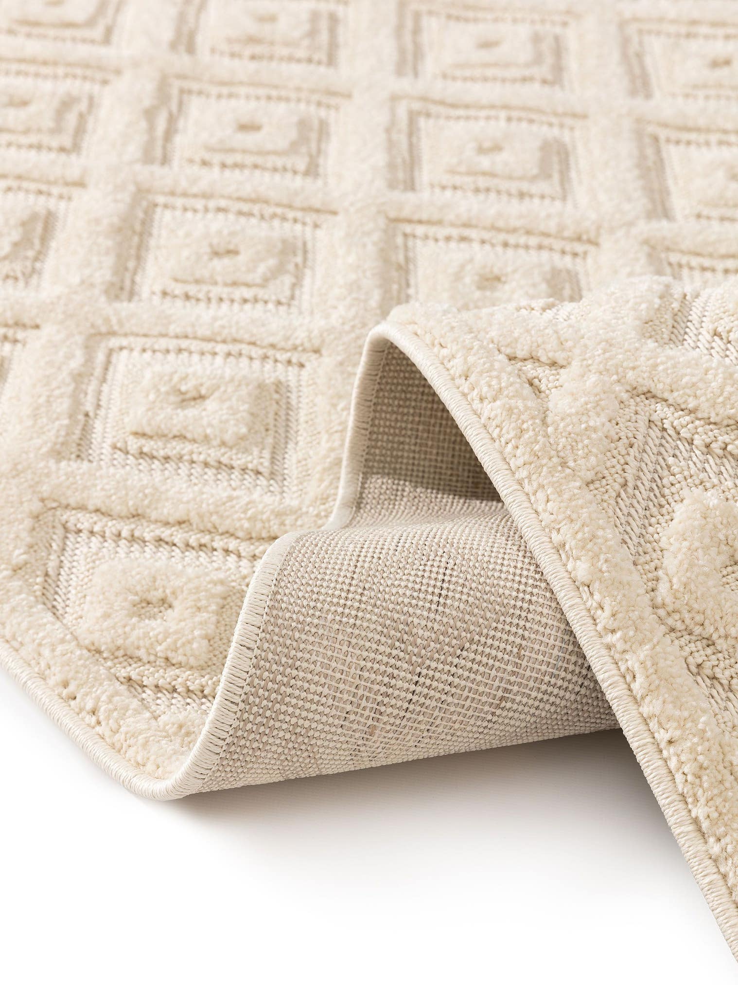 Teppich aus 100% Polypropylen in Weiß mit 11 bis 20 mm hohem Flor von benuta Basic