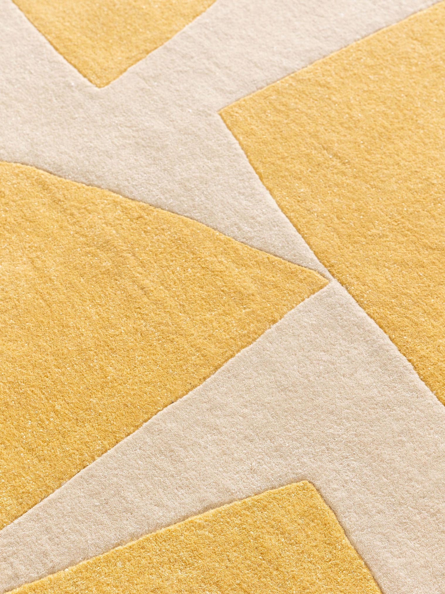 Teppich aus 100% Polyester (recyceltes PET) in Gelb mit 6 bis 10 mm hohem Flor von benuta Pure