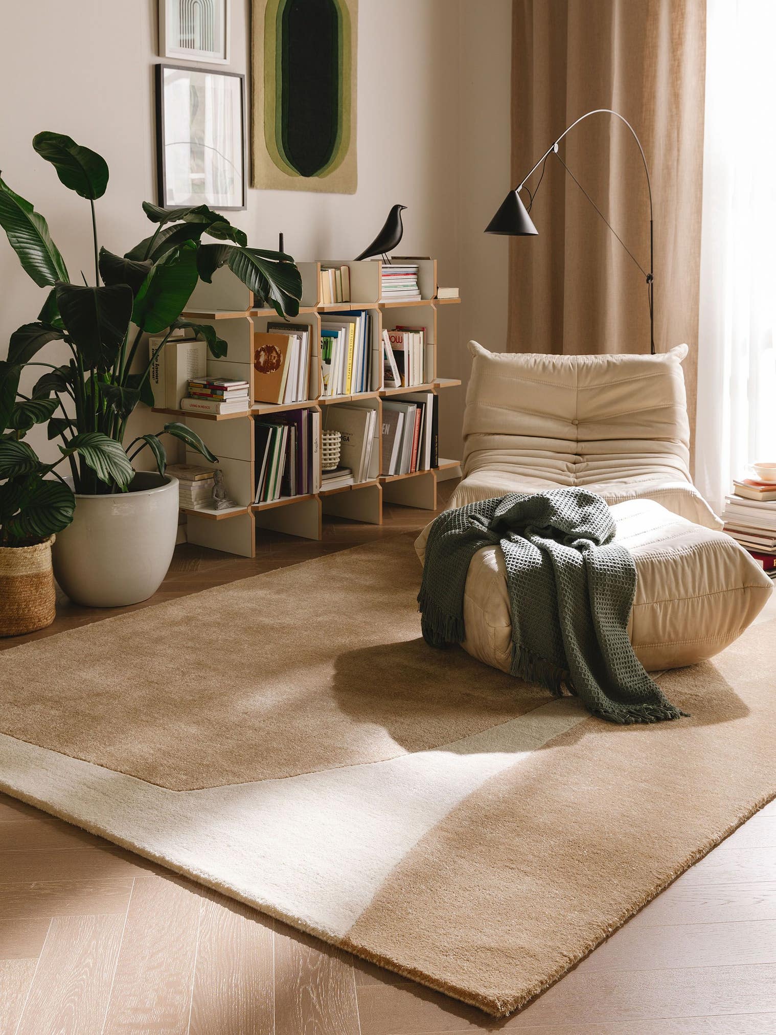 Tapis en 100% Polyester en Beige avec une pile de 6 - 10 mm de hauteur de benuta Pure