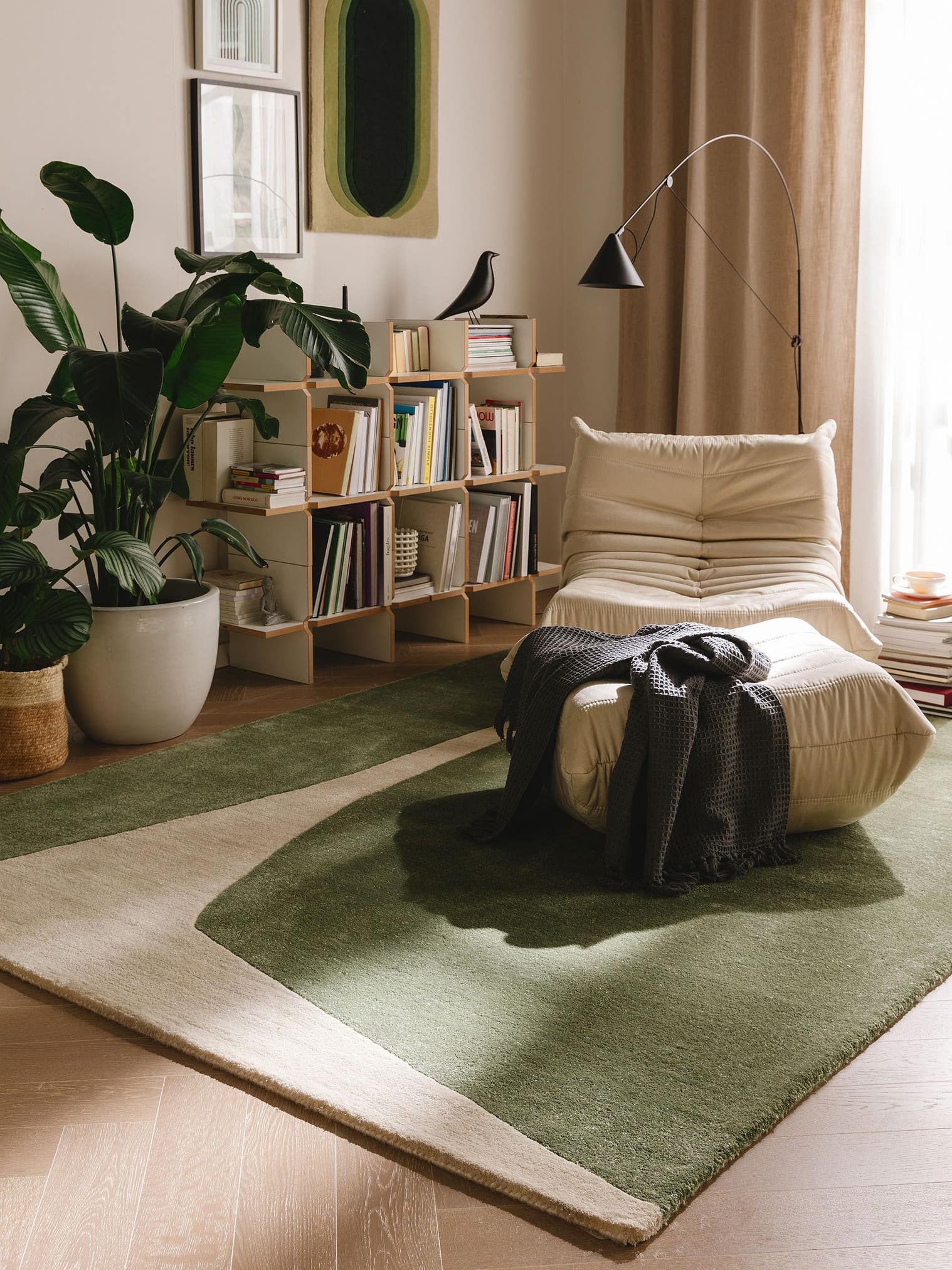 Teppich aus 100% Polyester (recyceltes PET) in Grün mit 6 bis 10 mm hohem Flor von benuta Pure