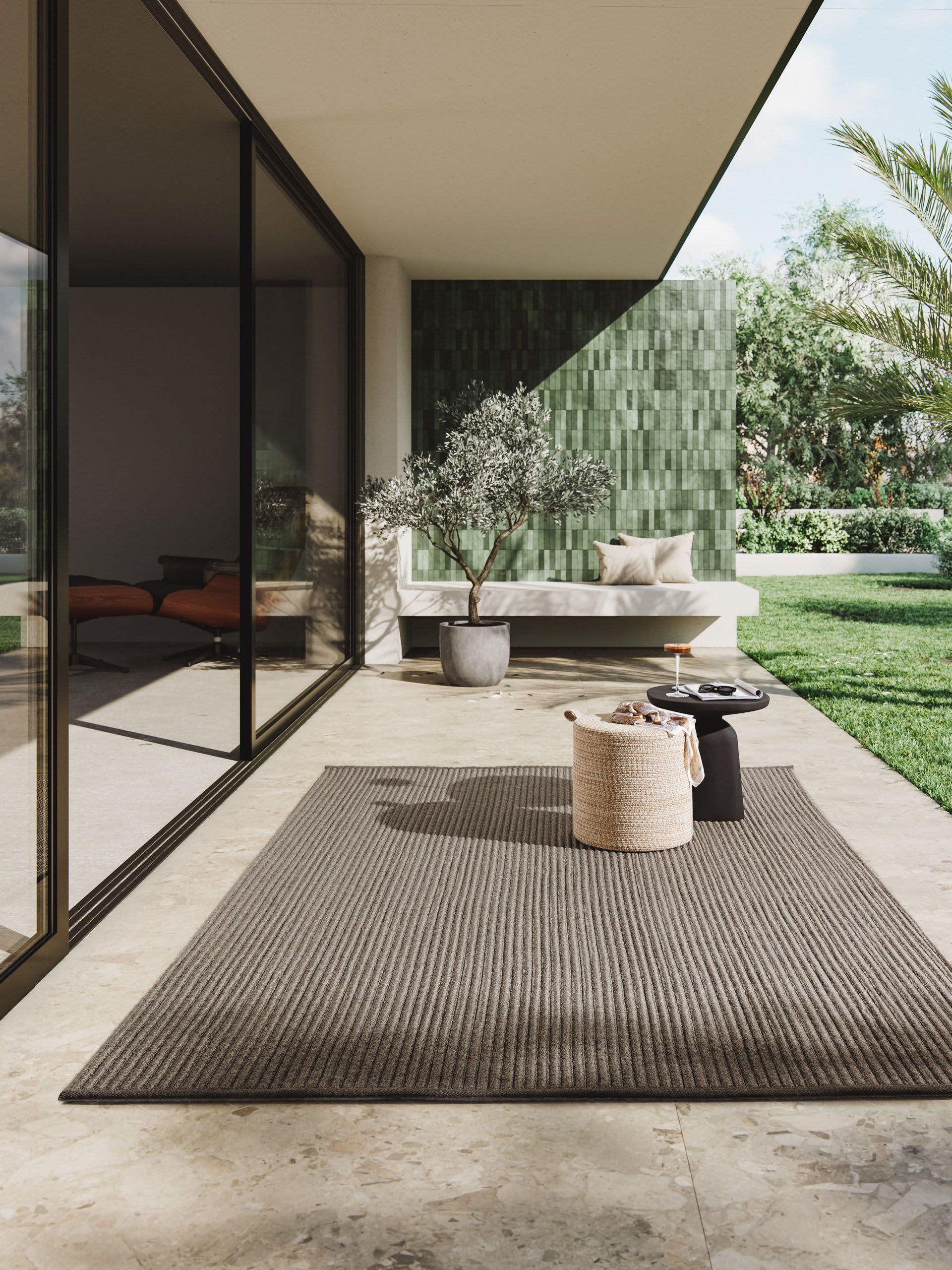 Rug made of 80% Polypropylene, 20% Polyester in Grey with a 1- 5 mm high pile by benuta Finest