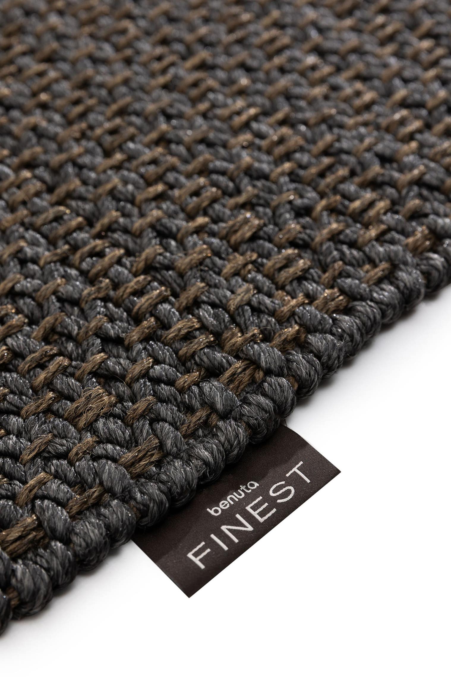 Tappeto di 100% Polipropilene in Grigio con pelo alto 1- 5 mm da benuta Finest