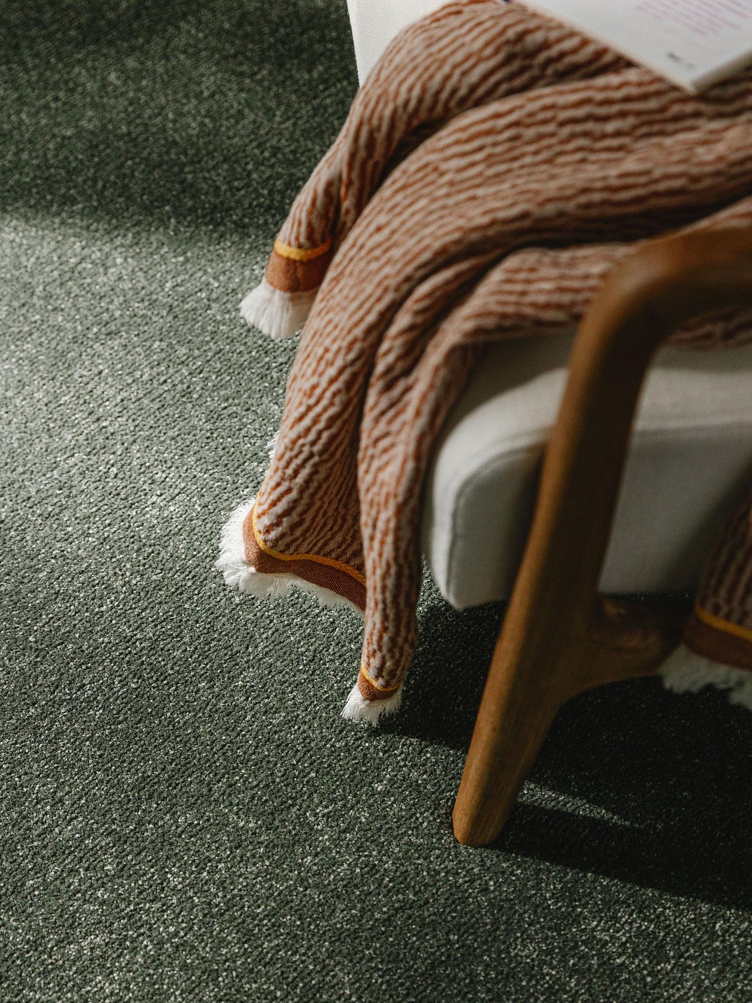 Teppich aus 100% Polypropylen in Grün mit 11 bis 20 mm hohem Flor von benuta Nest