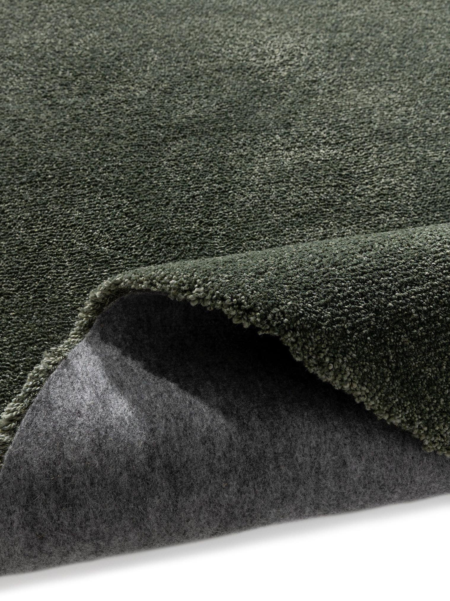 Teppich aus 100% Polypropylen in Grün mit 11 bis 20 mm hohem Flor von benuta Nest
