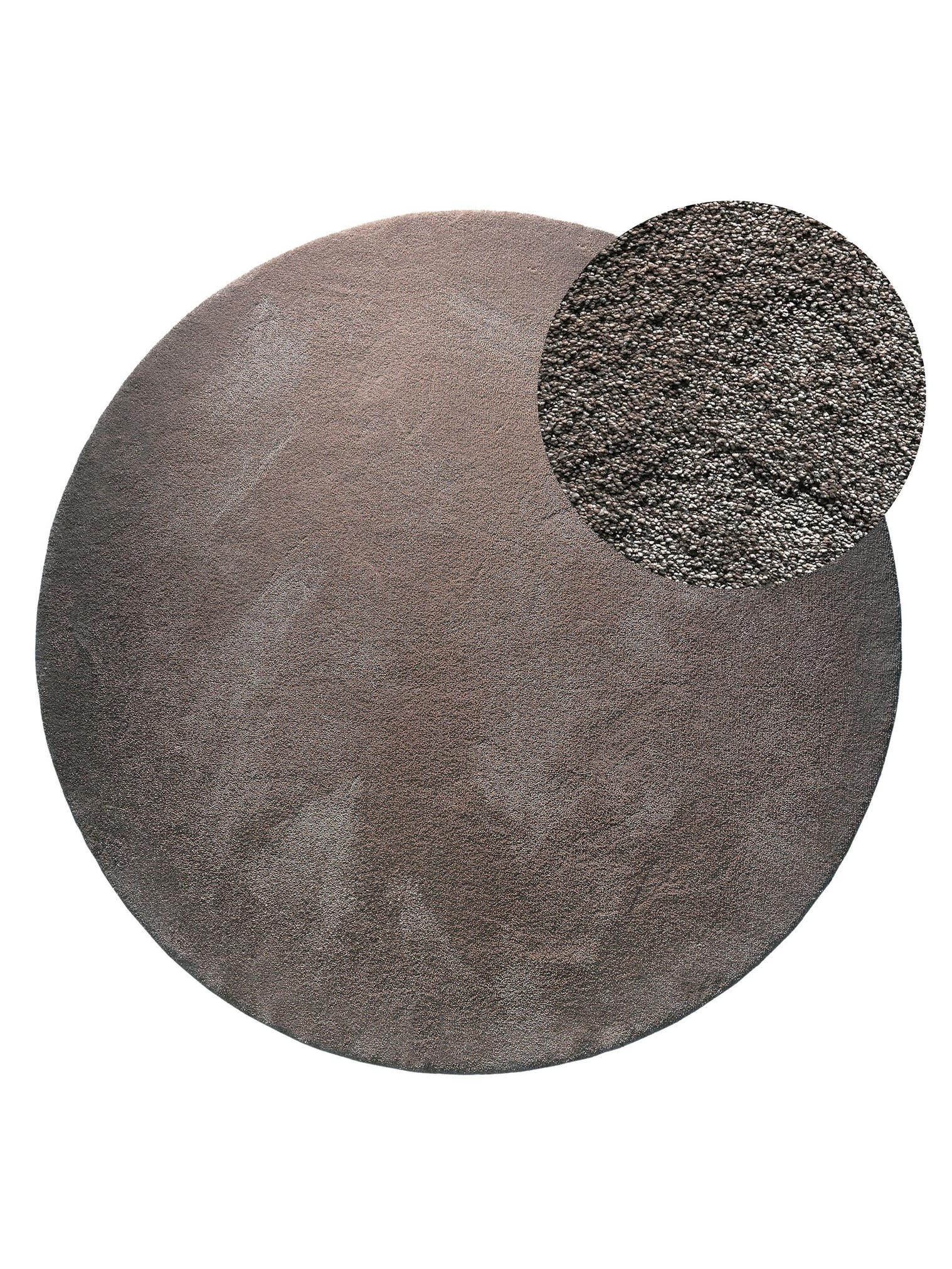 Teppich aus 100% Polypropylen in Taupe mit 11 bis 20 mm hohem Flor von benuta Nest