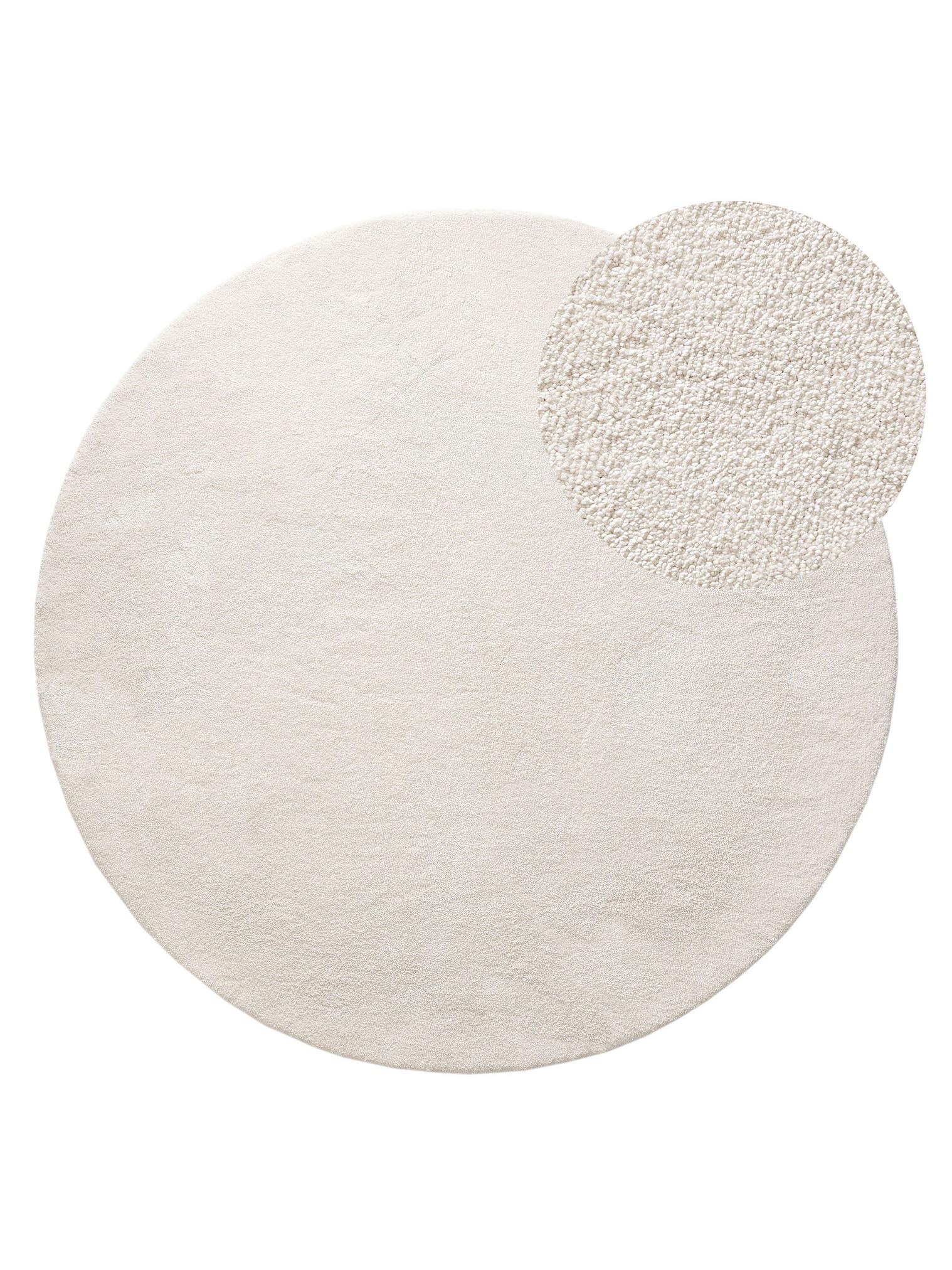 Rug made of 100% Polypropylene in White with a 11 - 20 mm high pile by benuta Nest