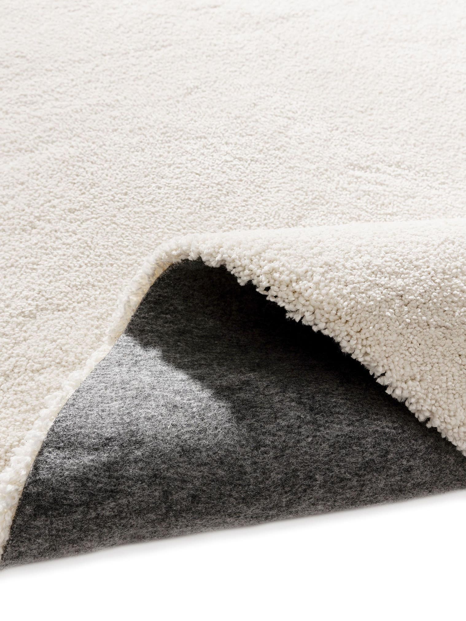 Rug made of 100% Polypropylene in White with a 11 - 20 mm high pile by benuta Nest