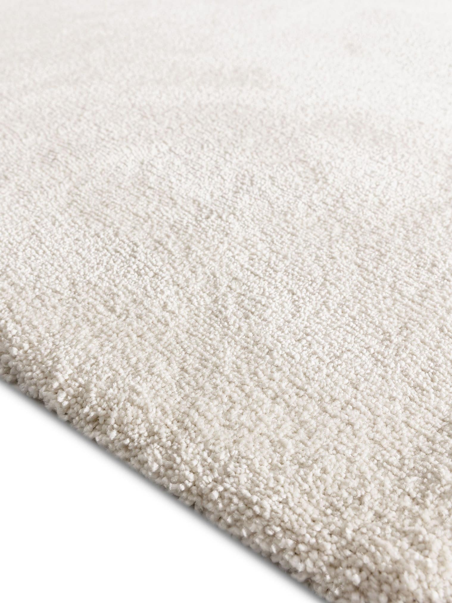 Rug made of 100% Polypropylene in White with a 11 - 20 mm high pile by benuta Nest