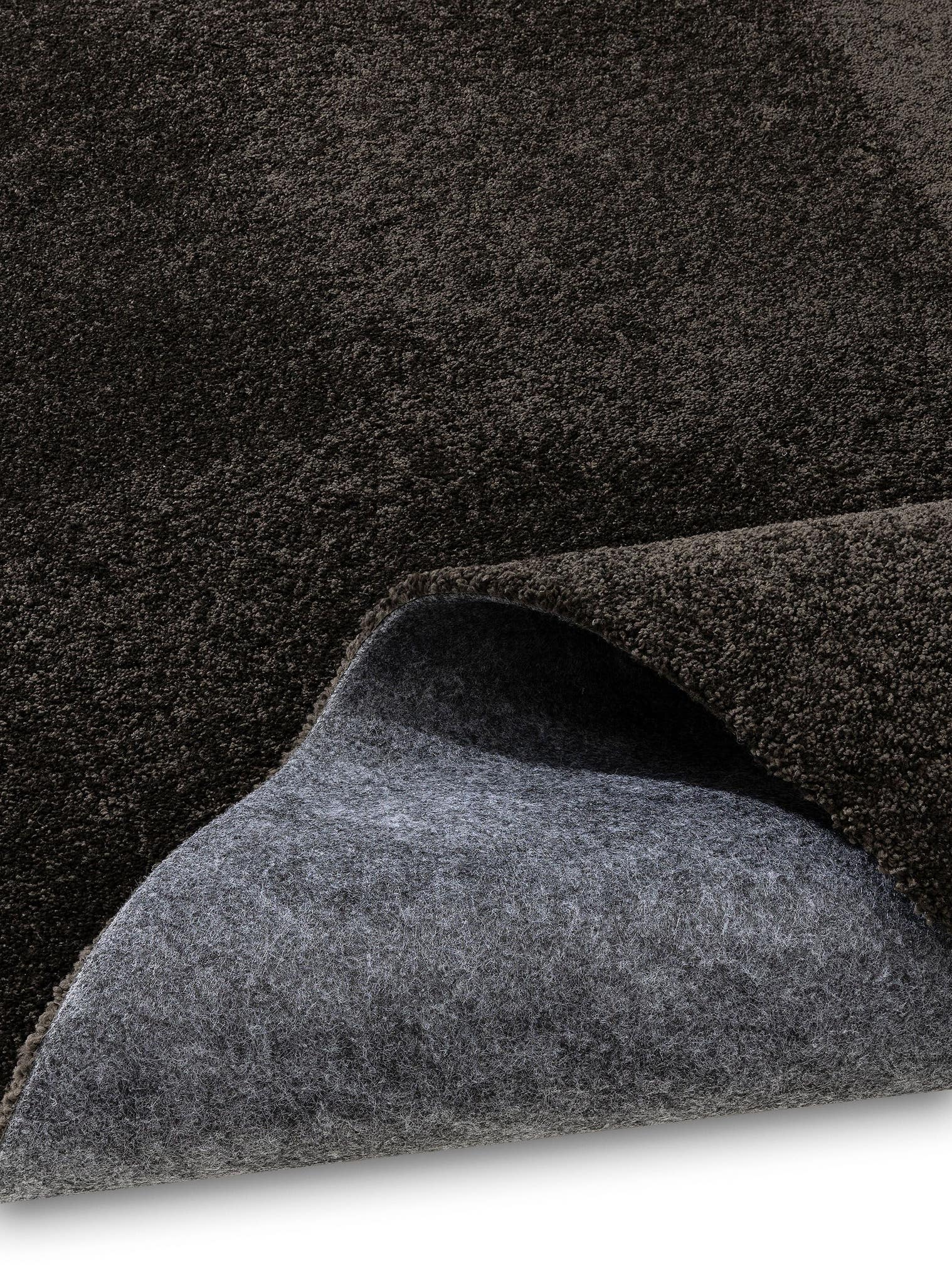 Tapijt van 100% polyester (30% gerecyclede) in Grijs met een 11 - 20 mm hoge pool van benuta Nest