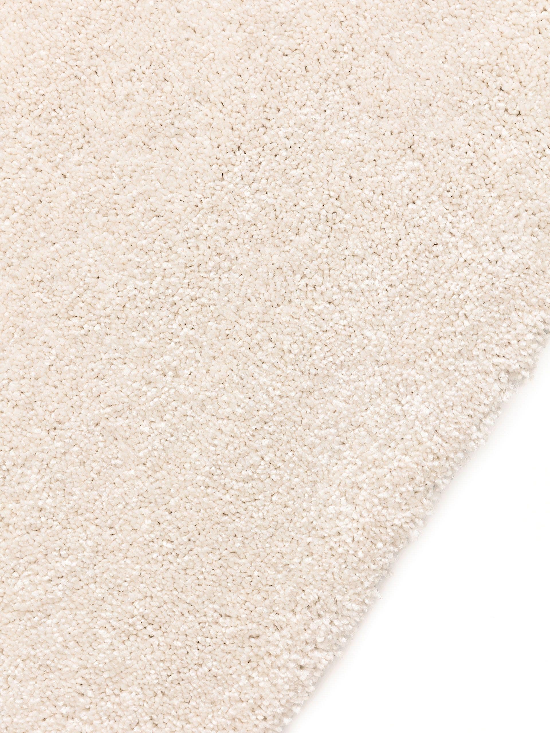 Koberec z 100% Polyester (30% recyklovaný) v Bílá s vlasem výšky 11 až 20 mm od benuta Nest