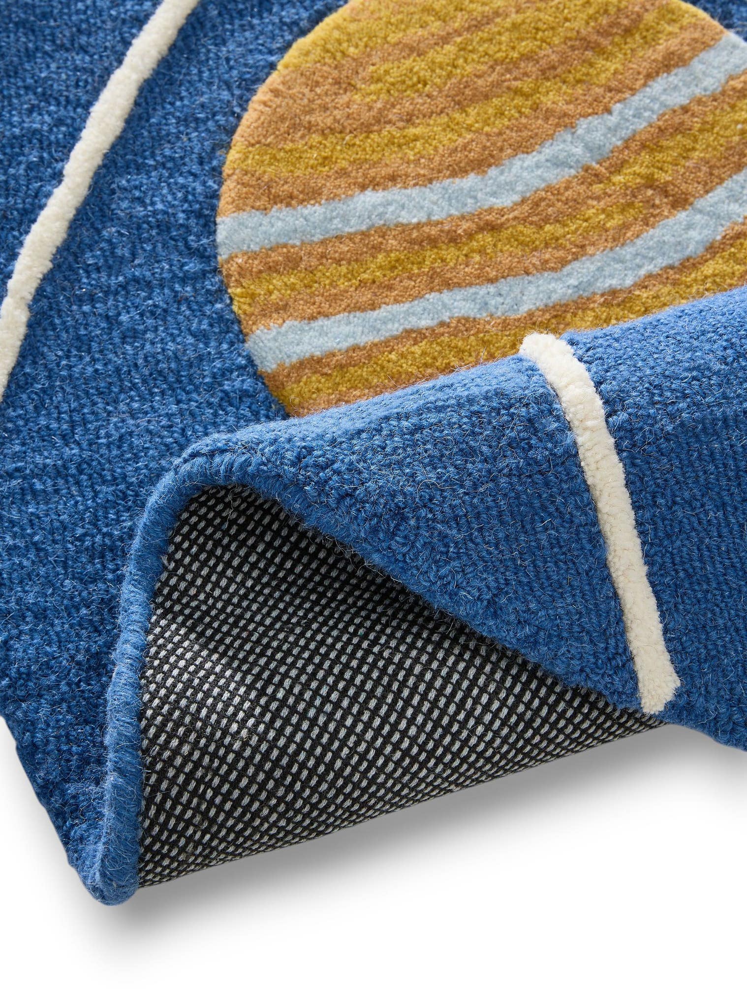 Teppich aus 100% Wolle in Blau mit 6 bis 10 mm hohem Flor von Lytte