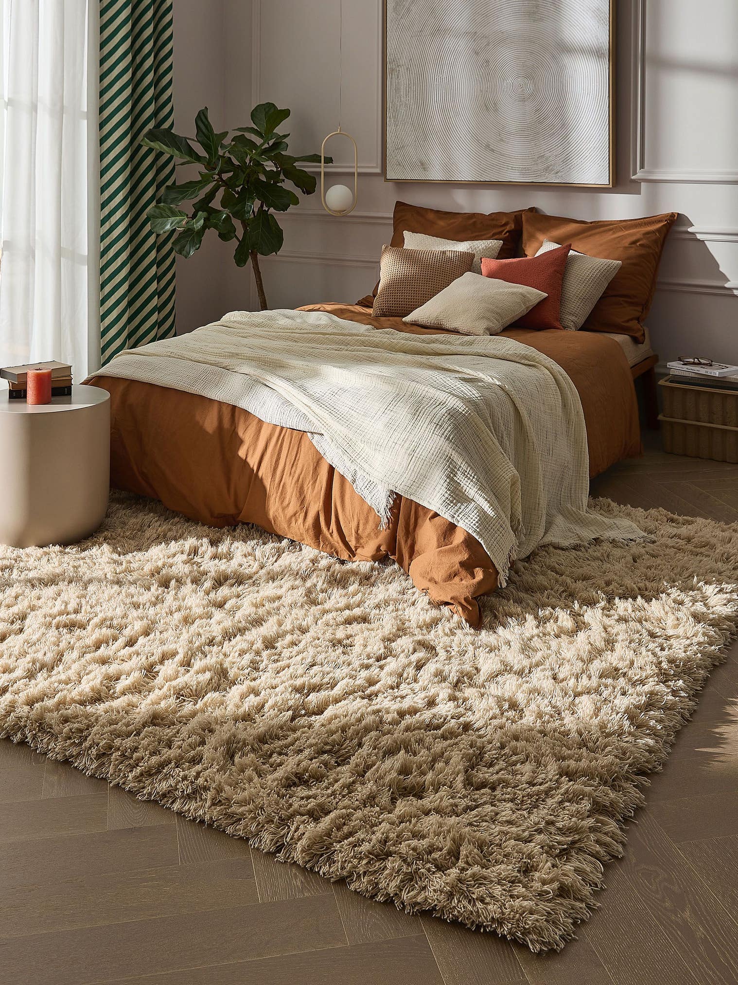 Tæppe af 100% Uld i Beige med 71 - 80 mm høj luv fra benuta Pure