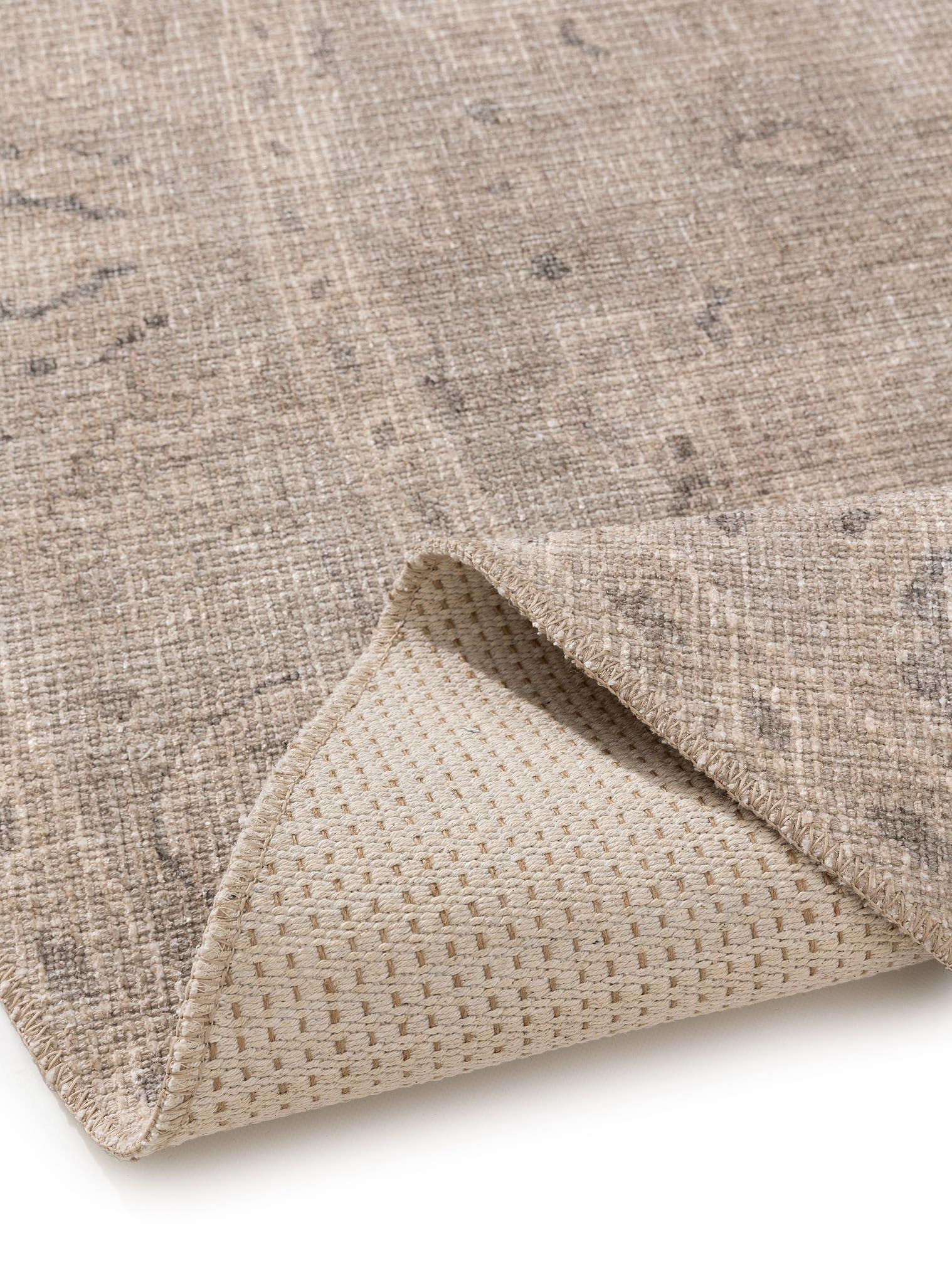 Teppich aus 50% Polyester, 50% Polycotton in Grau mit bis 5 mm hohem Flor von benuta Nest